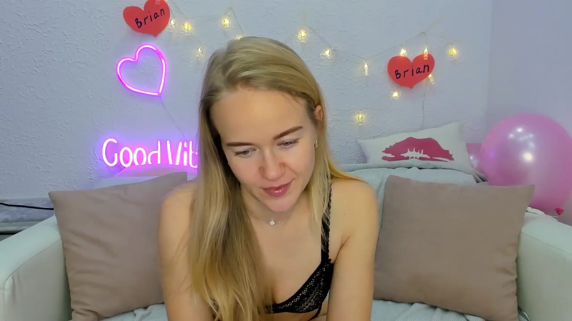 Gallery image thumbnail from Angel_Kristy's myfreecams stream on, 11/15/2024, 04:52 image 8 of 20