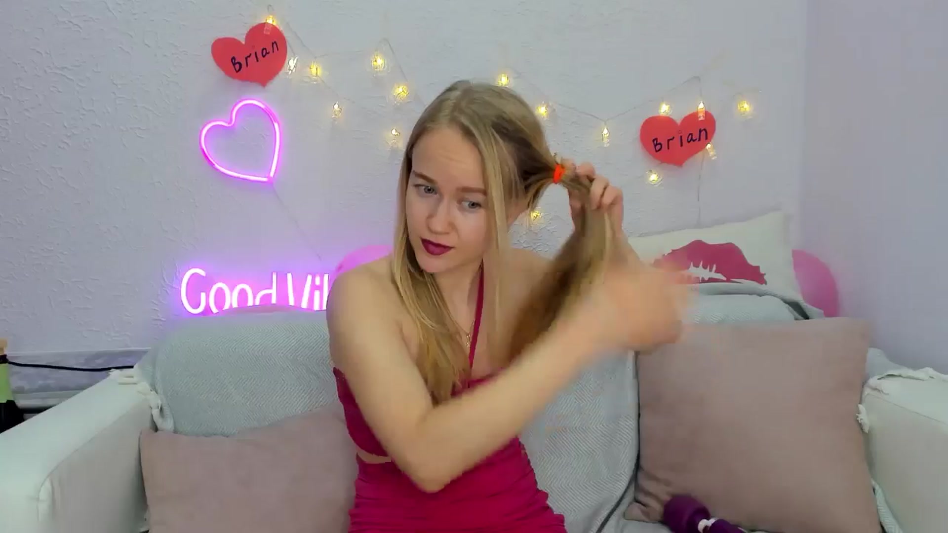 Gallery image thumbnail from Angel_Kristy's myfreecams stream on, 11/20/2024, 05:02 image 12 of 20