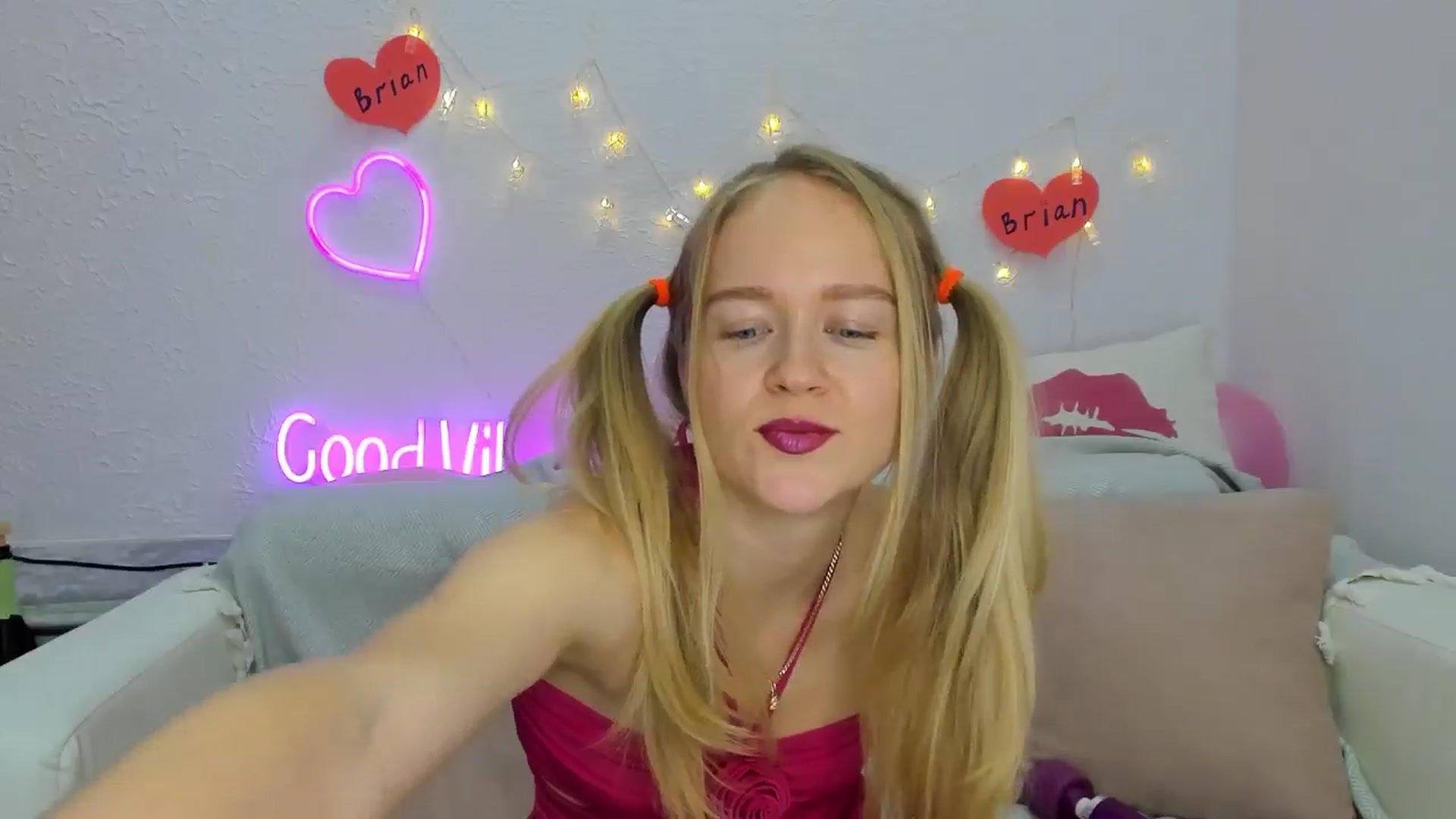 Gallery image thumbnail from Angel_Kristy's myfreecams stream on, 11/20/2024, 05:02 image 17 of 20