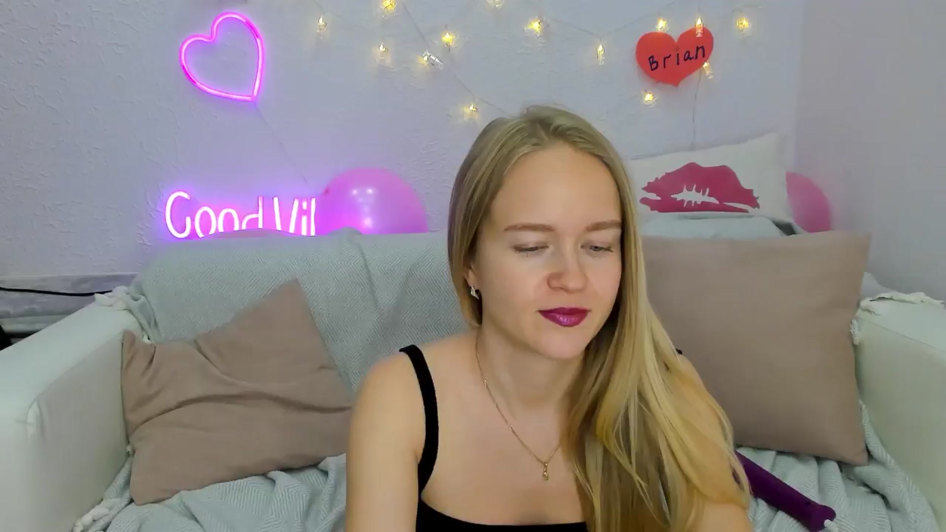 Gallery image thumbnail from Angel_Kristy's myfreecams stream on, 11/20/2024, 05:02 image 1 of 20