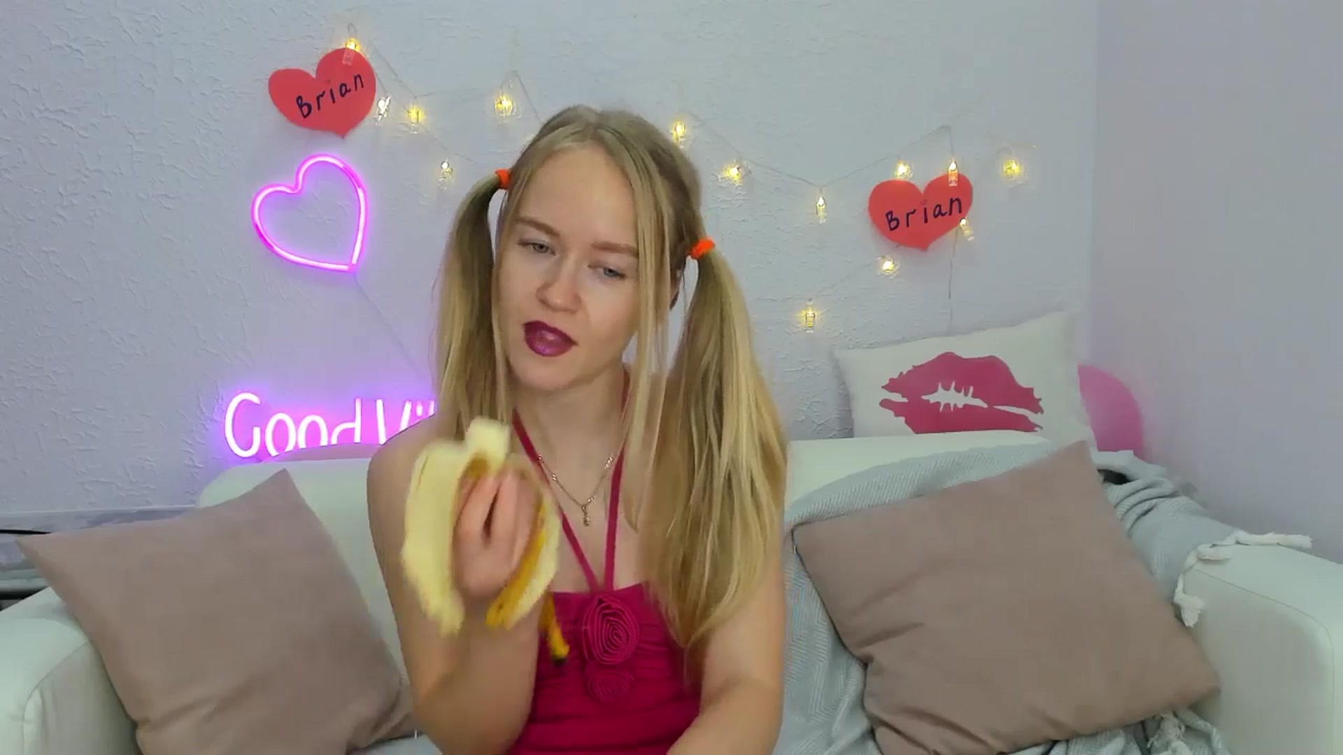 Gallery image thumbnail from Angel_Kristy's myfreecams stream on, 11/20/2024, 06:26 image 5 of 20