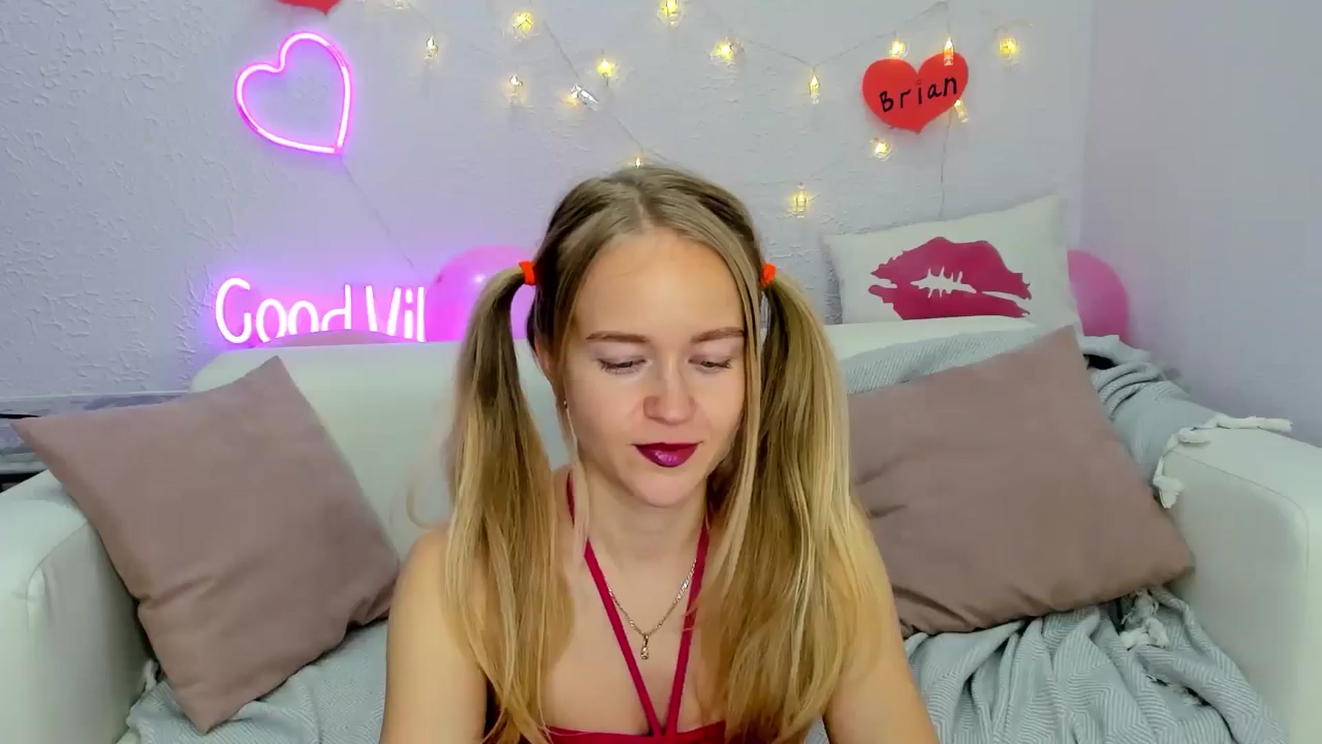 Gallery image thumbnail from Angel_Kristy's myfreecams stream on, 11/20/2024, 06:26 image 10 of 20