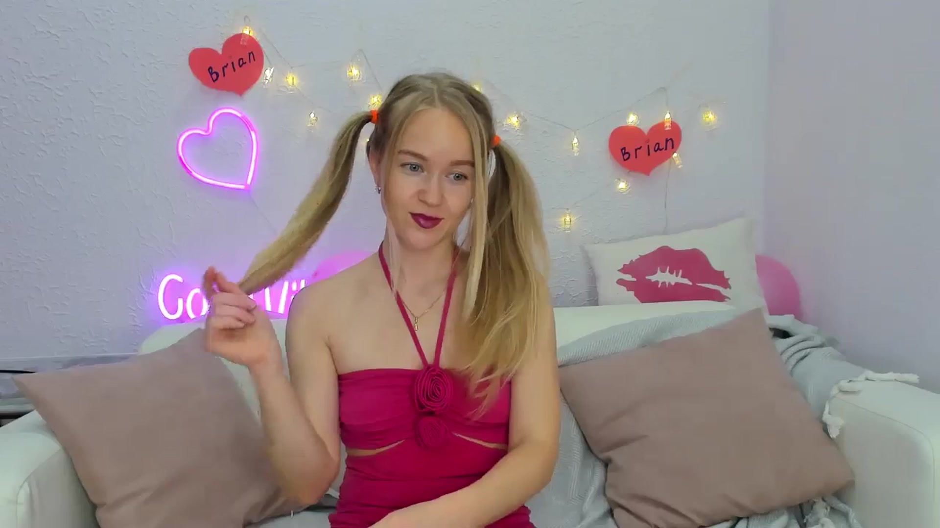 Gallery image thumbnail from Angel_Kristy's myfreecams stream on, 11/20/2024, 06:26 image 8 of 20