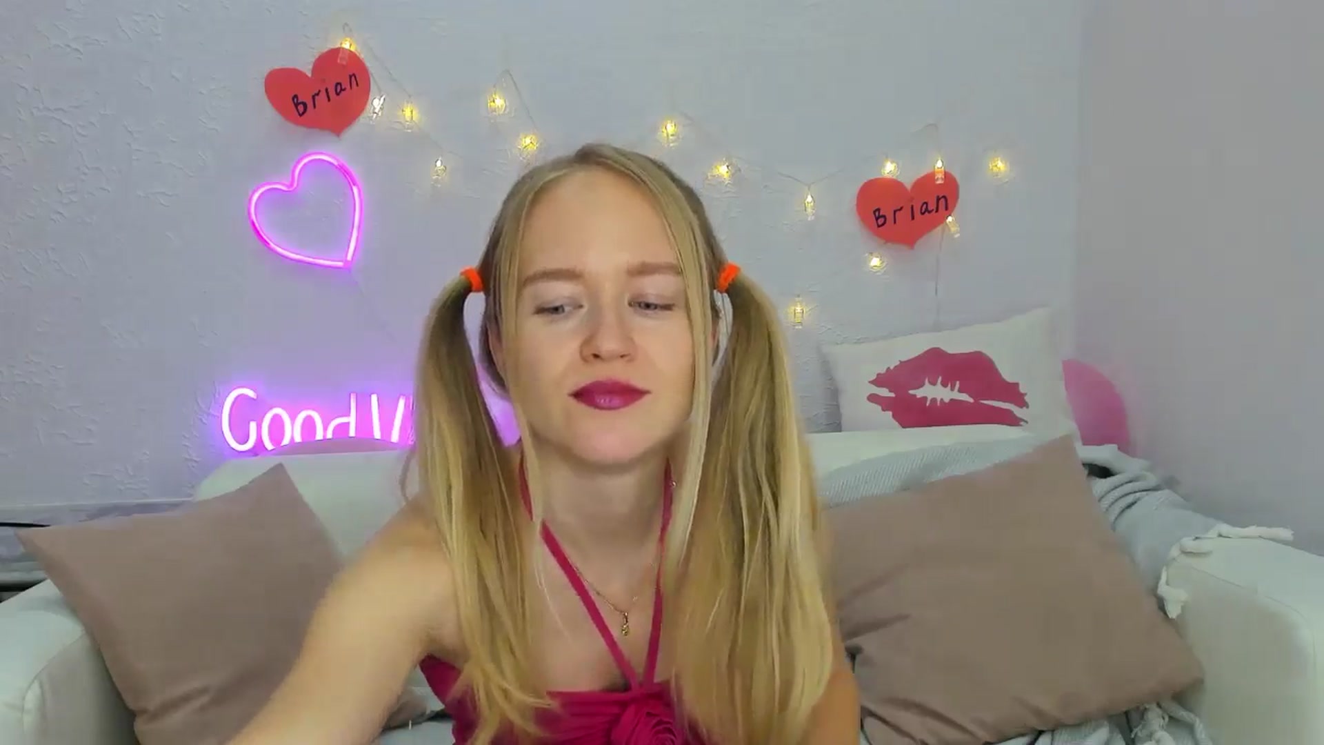 Gallery image thumbnail from Angel_Kristy's myfreecams stream on, 11/20/2024, 06:26 image 6 of 20