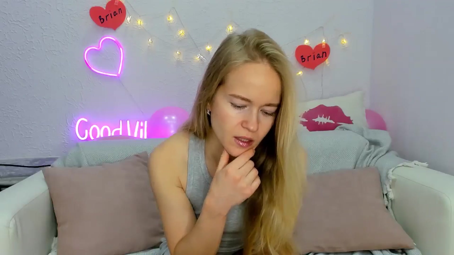 Gallery image thumbnail from Angel_Kristy's myfreecams stream on, 11/21/2024, 02:50 image 3 of 20