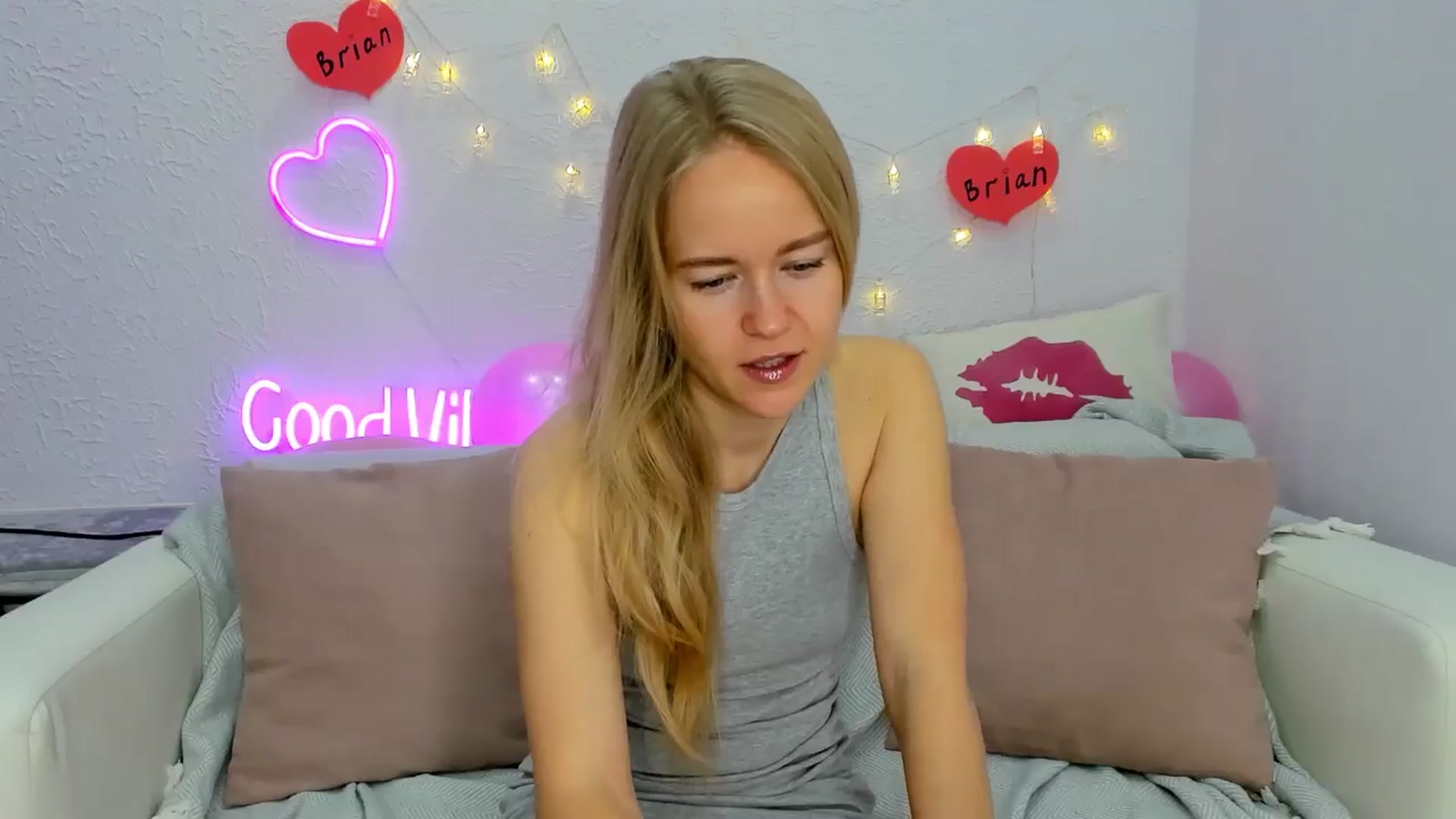 Gallery image thumbnail from Angel_Kristy's myfreecams stream on, 11/21/2024, 02:50 image 6 of 20