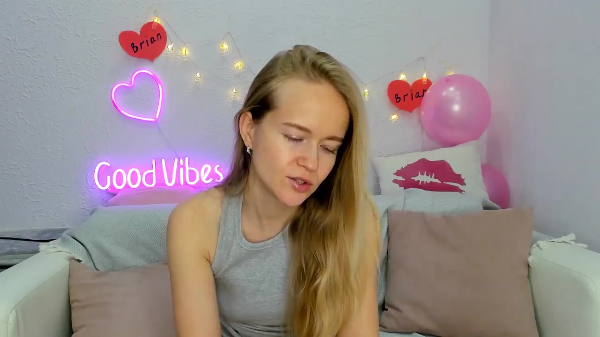 Gallery image thumbnail from Angel_Kristy's myfreecams stream on, 11/21/2024, 04:55 image 3 of 20