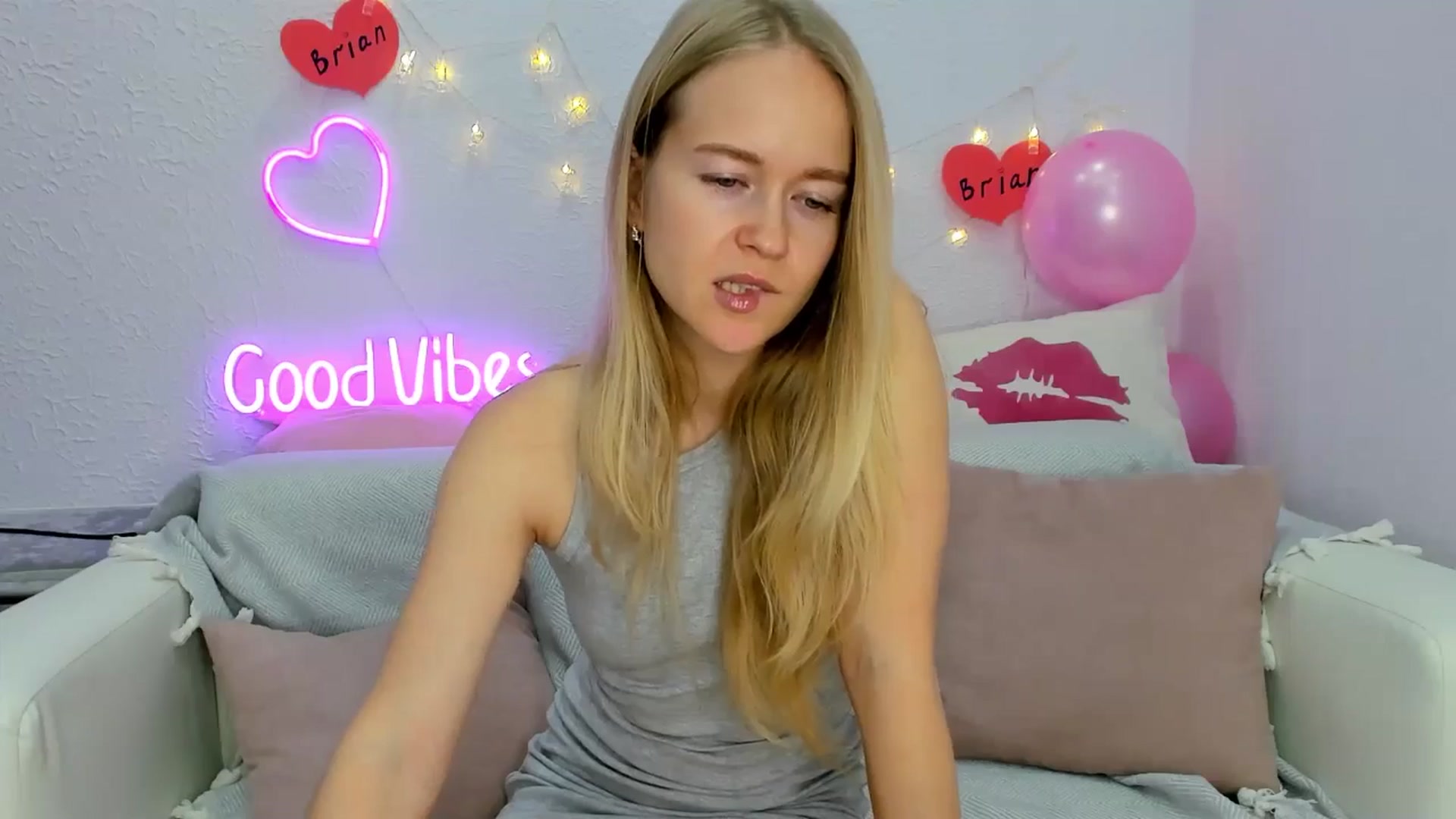 Gallery image thumbnail from Angel_Kristy's myfreecams stream on, 11/21/2024, 04:55 image 13 of 20