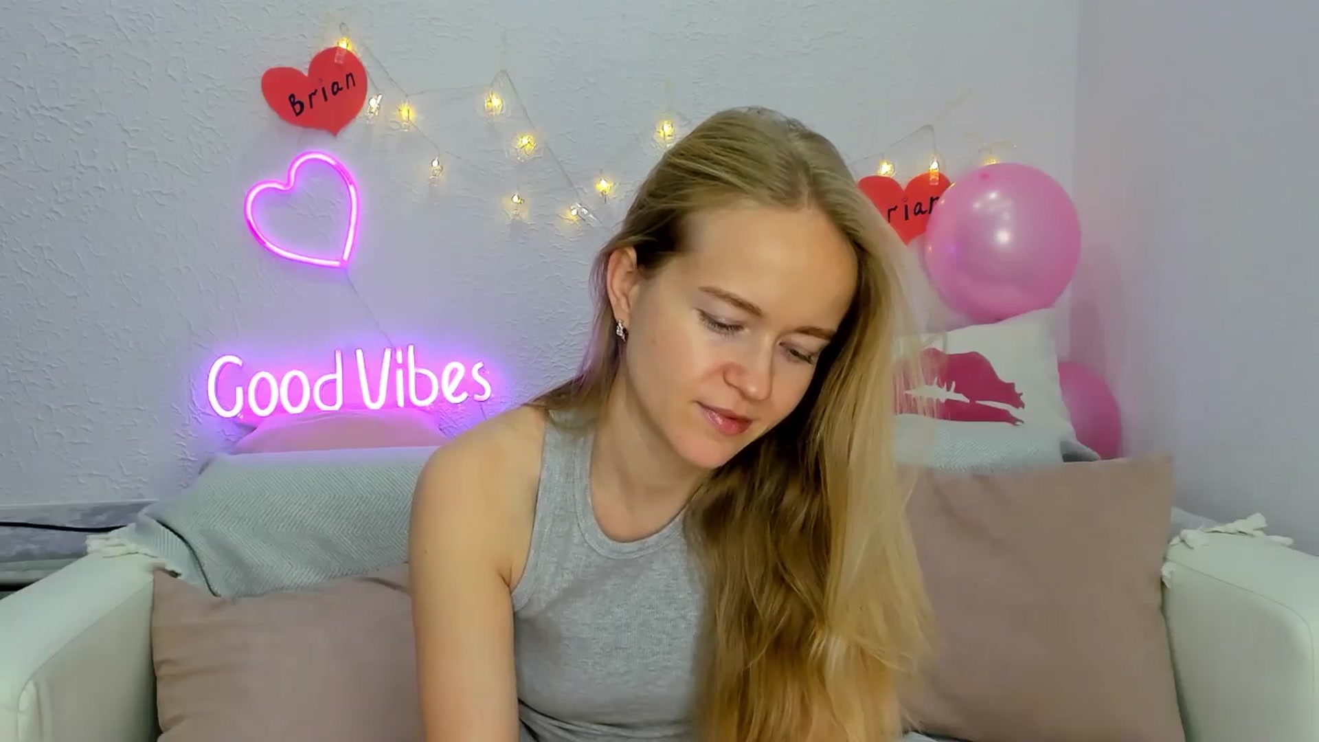 Gallery image thumbnail from Angel_Kristy's myfreecams stream on, 11/21/2024, 04:55 image 4 of 20