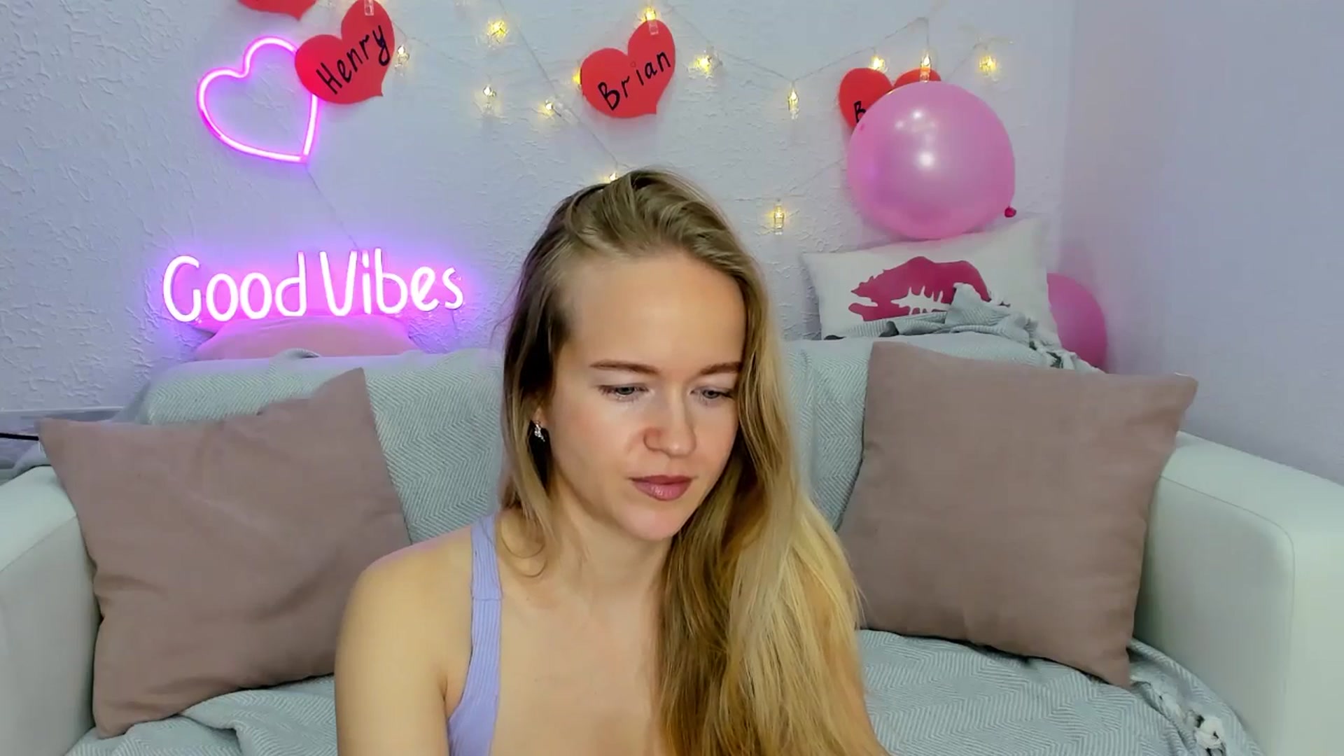 Gallery image thumbnail from Angel_Kristy's myfreecams stream on, 11/26/2024, 02:50 image 19 of 20