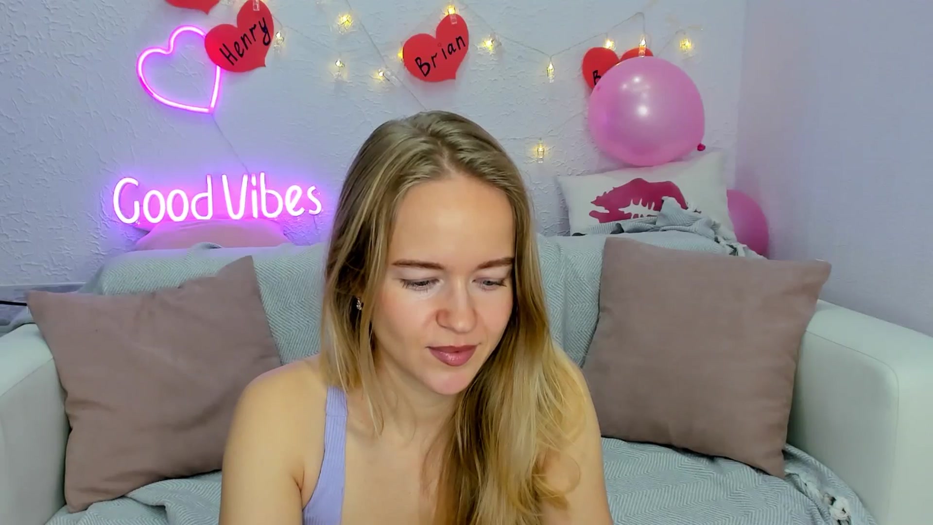 Gallery image thumbnail from Angel_Kristy's myfreecams stream on, 11/26/2024, 02:50 image 14 of 20