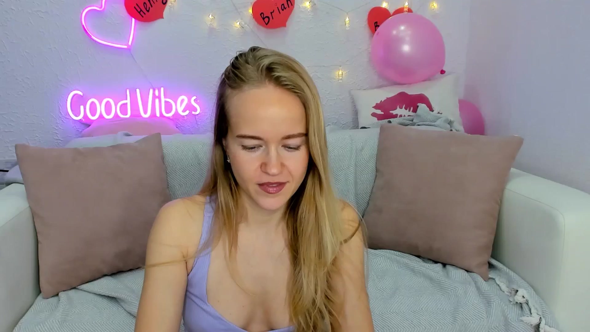 Gallery image thumbnail from Angel_Kristy's myfreecams stream on, 11/26/2024, 02:50 image 6 of 20