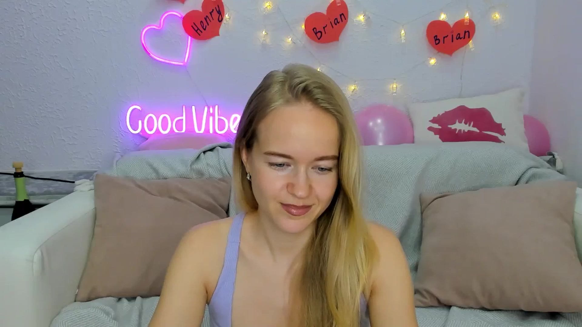 Gallery image thumbnail from Angel_Kristy's myfreecams stream on, 11/26/2024, 04:32 image 14 of 20