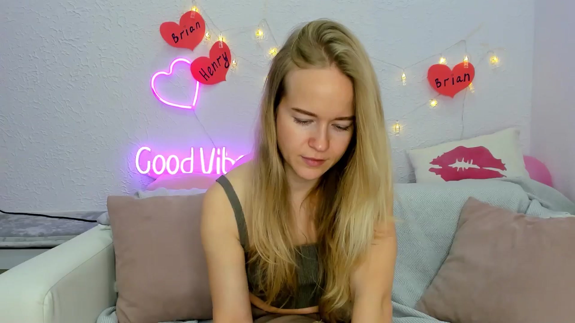 Gallery image thumbnail from Angel_Kristy's myfreecams stream on, 11/30/2024, 02:33 image 7 of 20