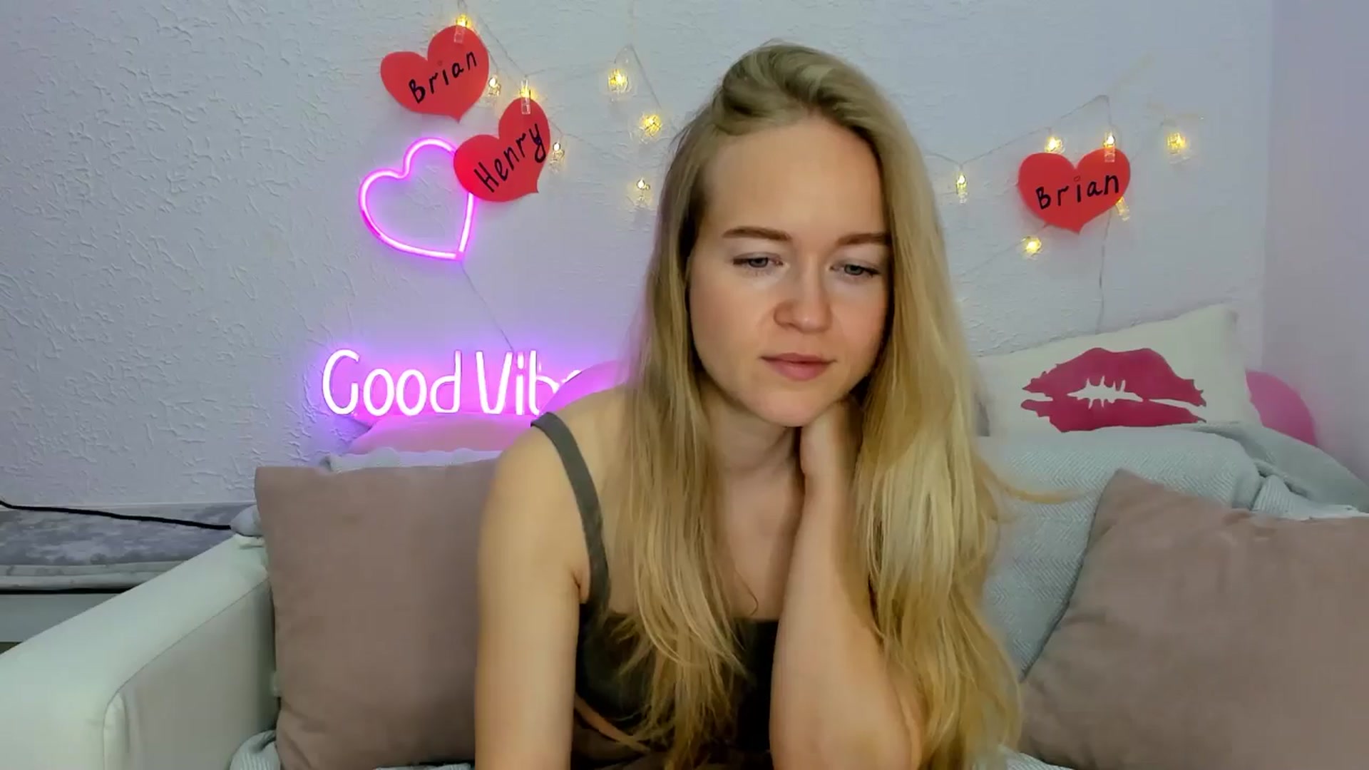 Gallery image thumbnail from Angel_Kristy's myfreecams stream on, 11/30/2024, 02:33 image 5 of 20