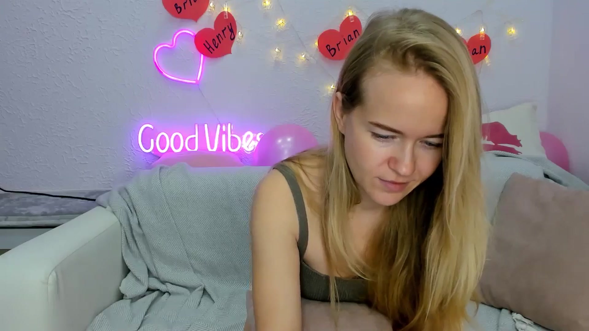 Gallery image thumbnail from Angel_Kristy's myfreecams stream on, 11/30/2024, 03:51 image 5 of 20