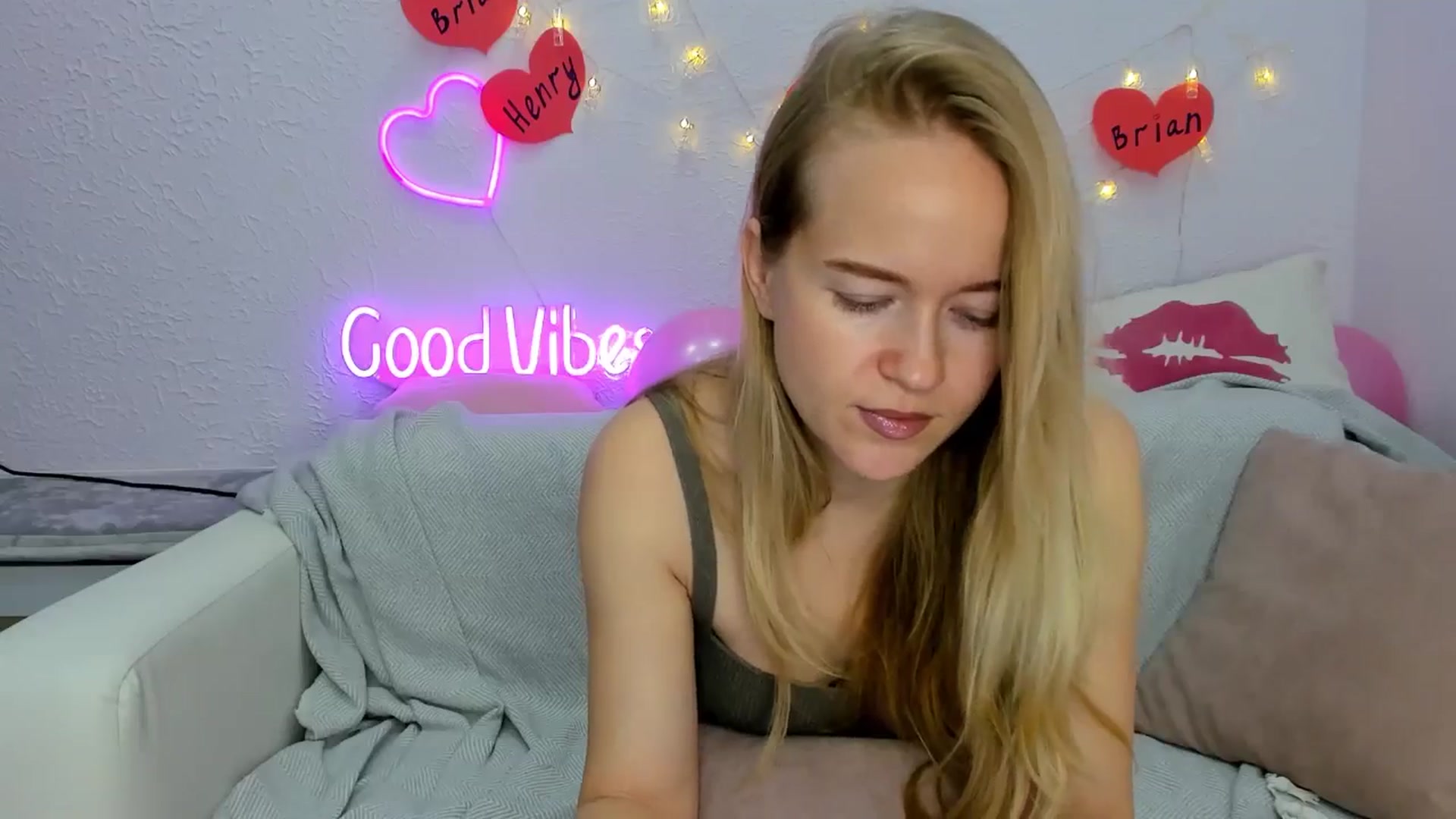 Gallery image thumbnail from Angel_Kristy's myfreecams stream on, 11/30/2024, 03:51 image 8 of 20