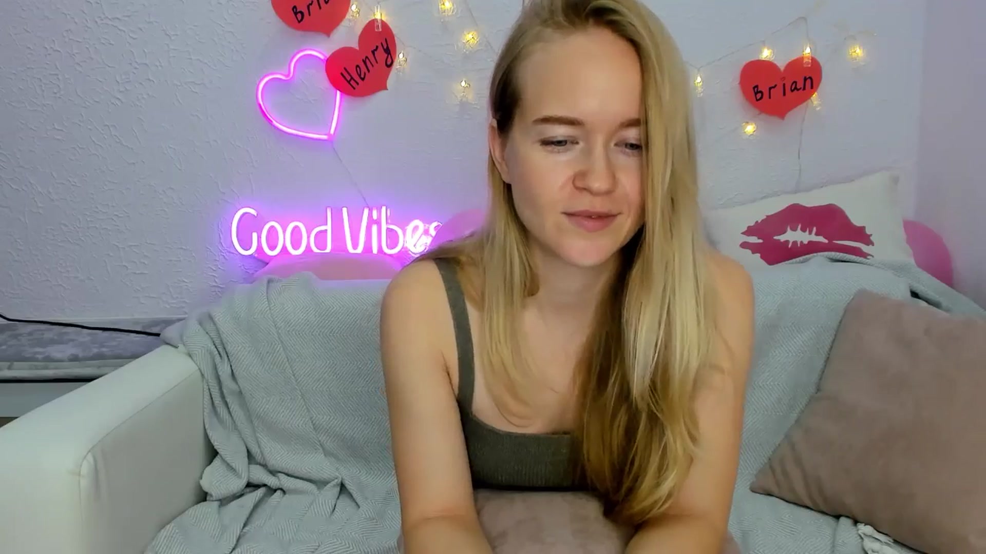 Gallery image thumbnail from Angel_Kristy's myfreecams stream on, 11/30/2024, 03:51 image 2 of 20