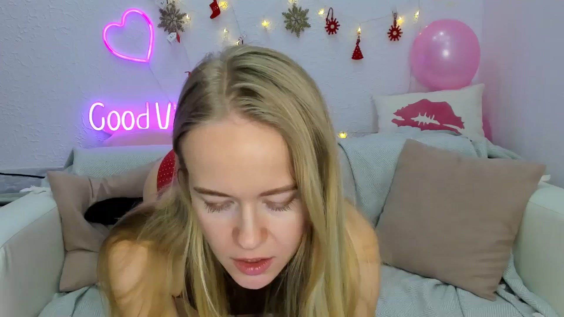 Gallery image thumbnail from Angel_Kristy's myfreecams stream on, 12/05/2024, 01:59 image 14 of 20