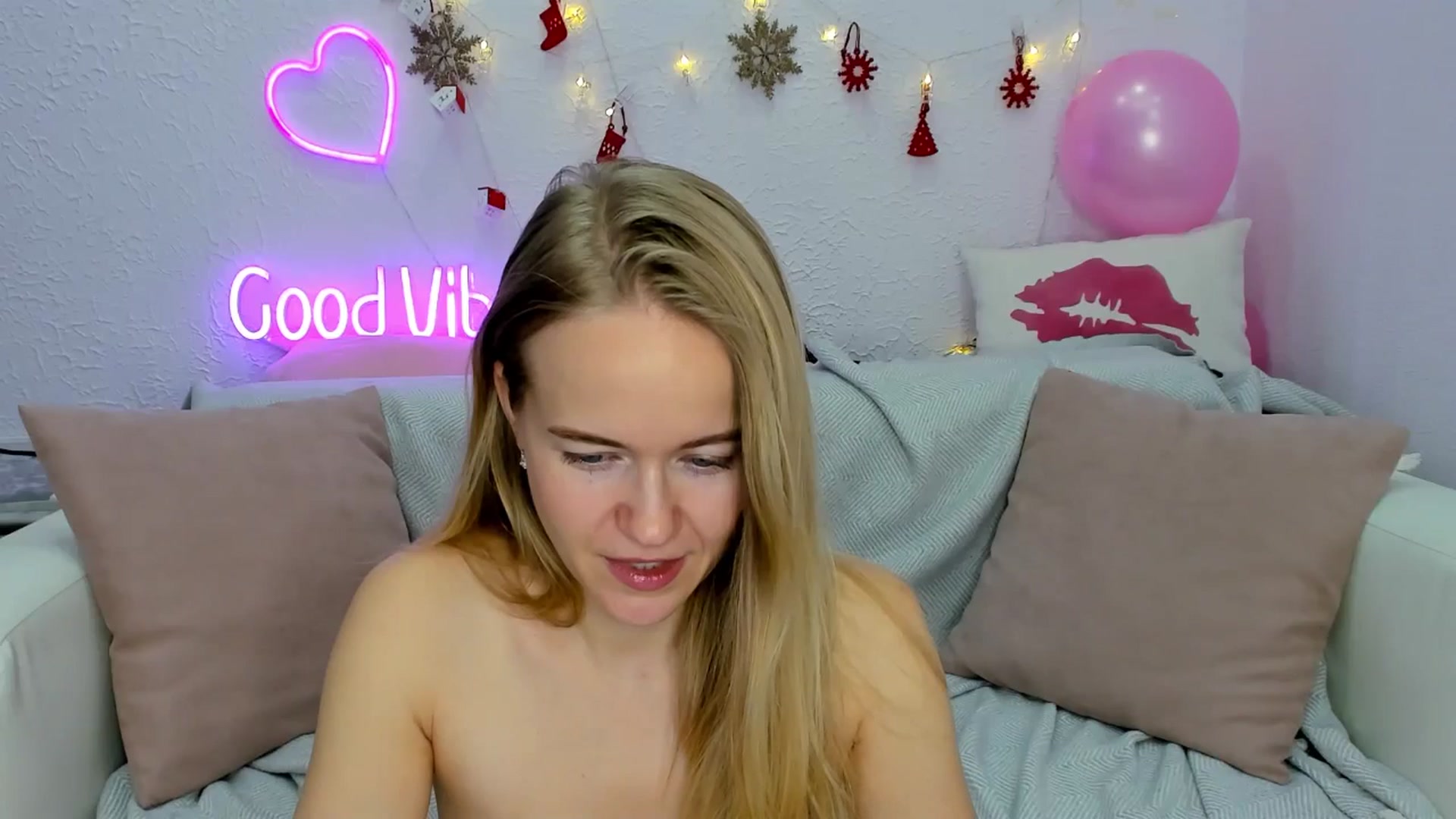 Gallery image thumbnail from Angel_Kristy's myfreecams stream on, 12/05/2024, 02:15 image 14 of 20