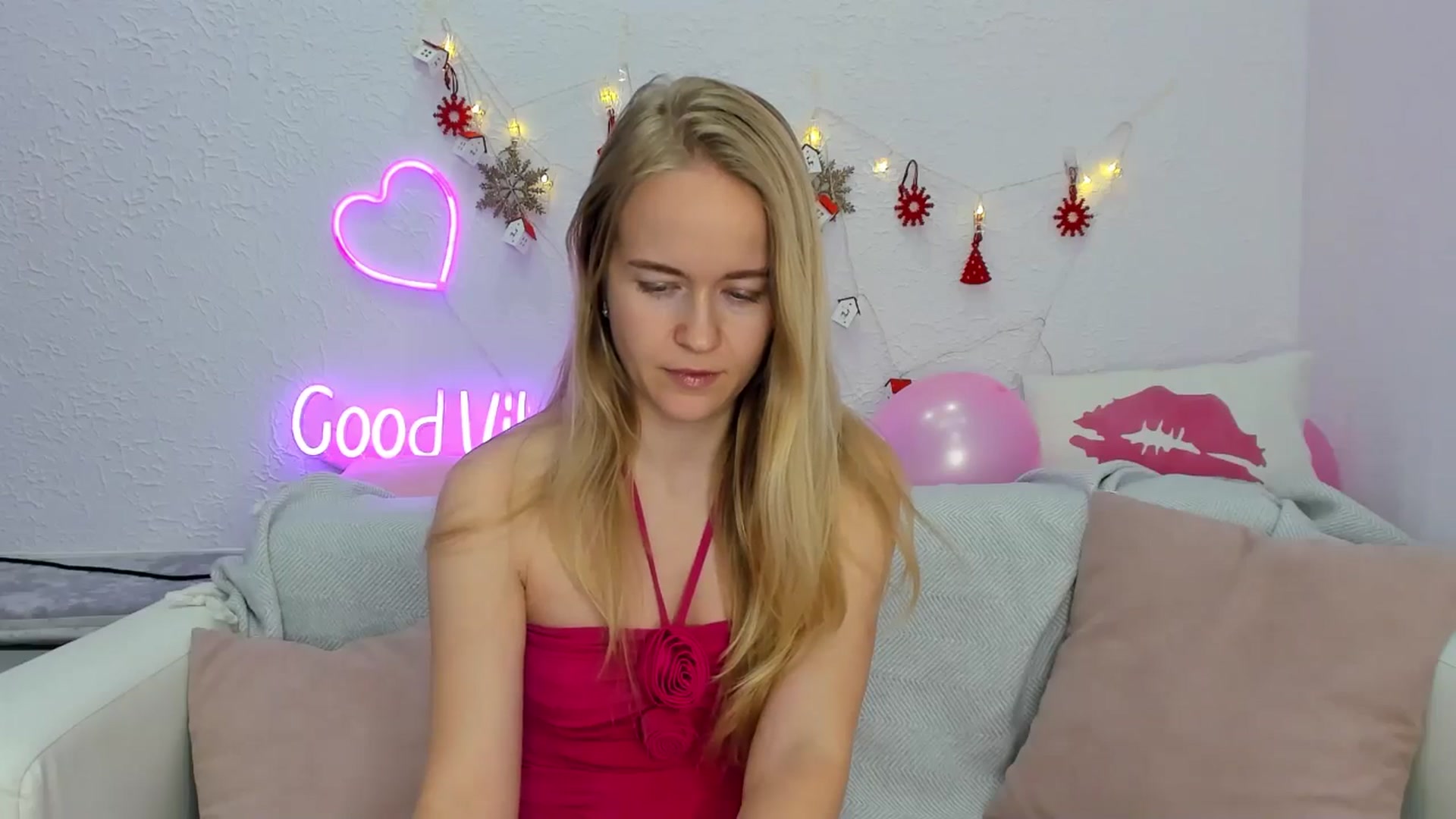 Gallery image thumbnail from Angel_Kristy's myfreecams stream on, 12/05/2024, 06:54 image 10 of 20