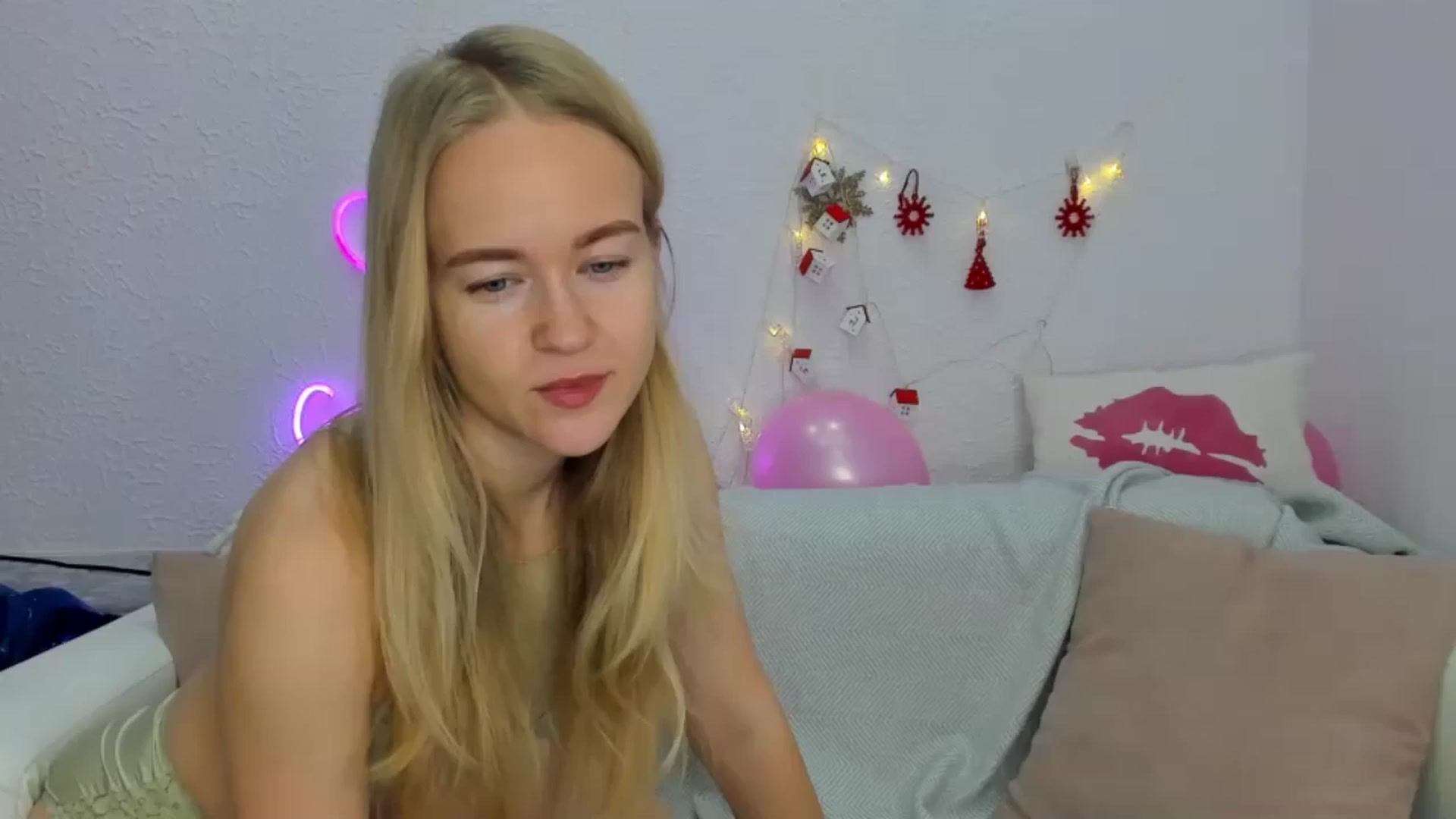Gallery image thumbnail from Angel_Kristy's myfreecams stream on, 12/09/2024, 01:27 image 4 of 20