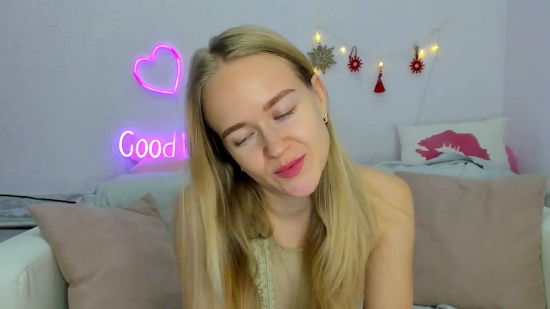 Gallery image thumbnail from Angel_Kristy's myfreecams stream on, 12/09/2024, 04:12 image 5 of 20