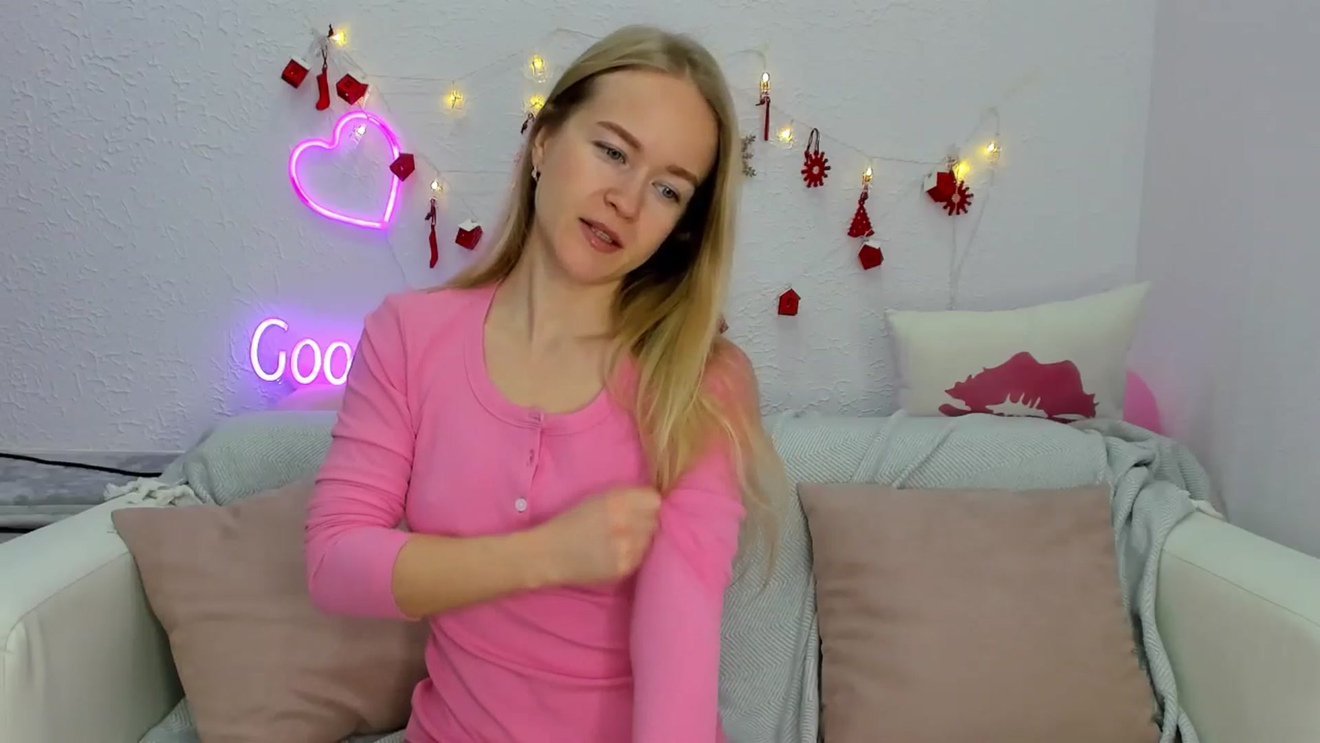 Gallery image thumbnail from Angel_Kristy's myfreecams stream on, 12/10/2024, 01:37 image 3 of 20