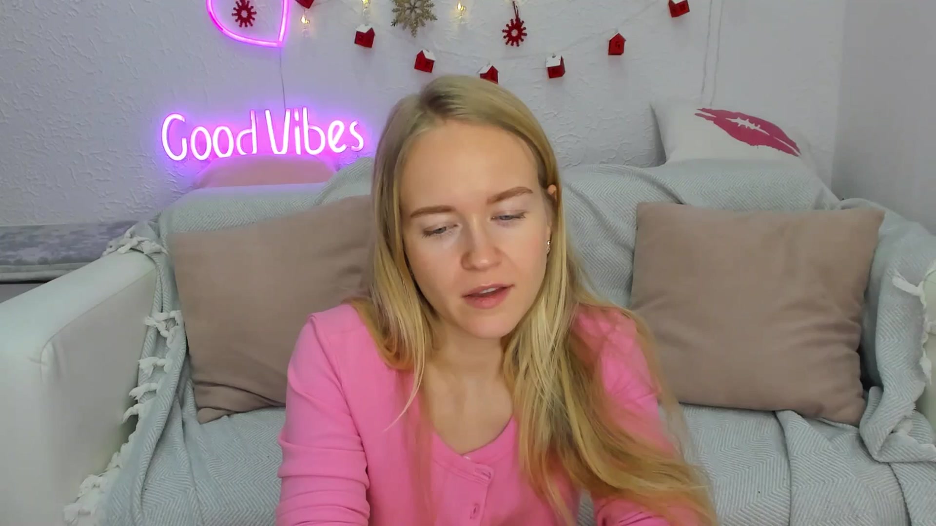 Gallery image thumbnail from Angel_Kristy's myfreecams stream on, 12/10/2024, 04:17 image 12 of 20
