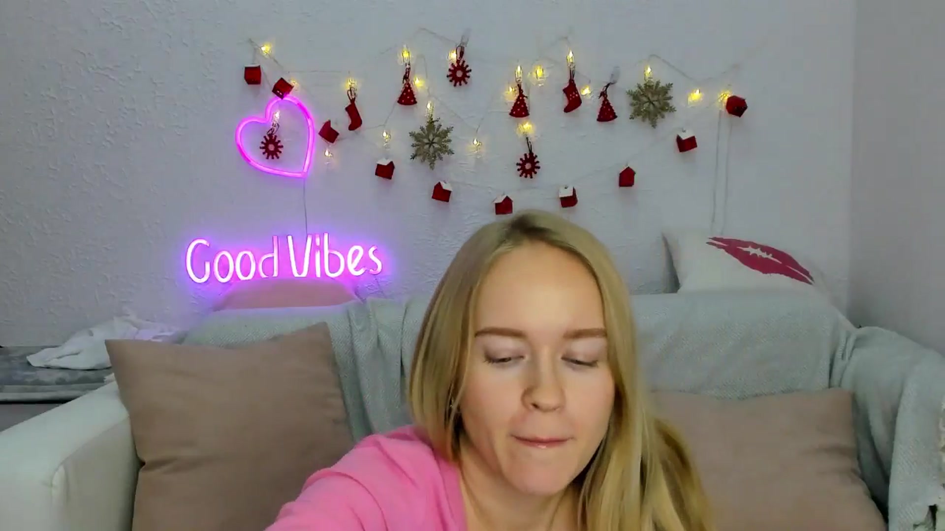 Gallery image thumbnail from Angel_Kristy's myfreecams stream on, 12/10/2024, 06:38 image 13 of 20