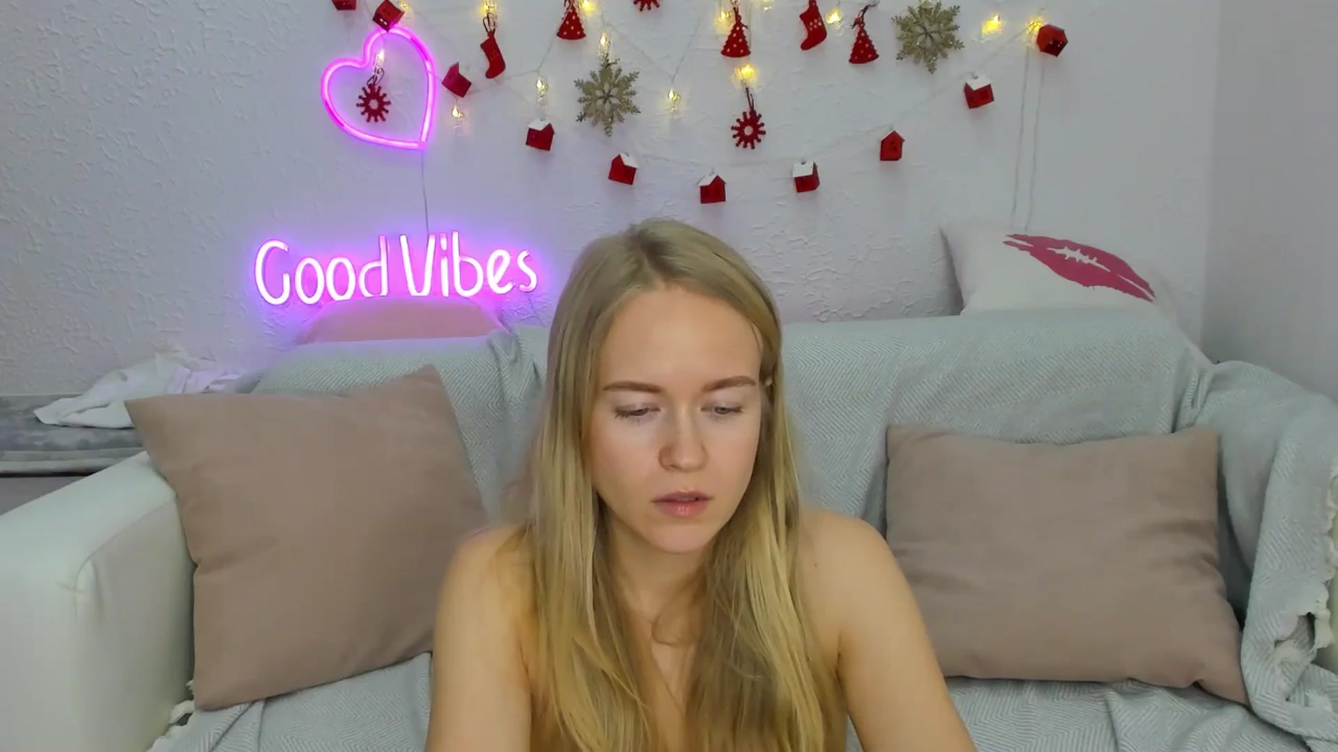 Gallery image thumbnail from Angel_Kristy's myfreecams stream on, 12/10/2024, 06:38 image 10 of 20