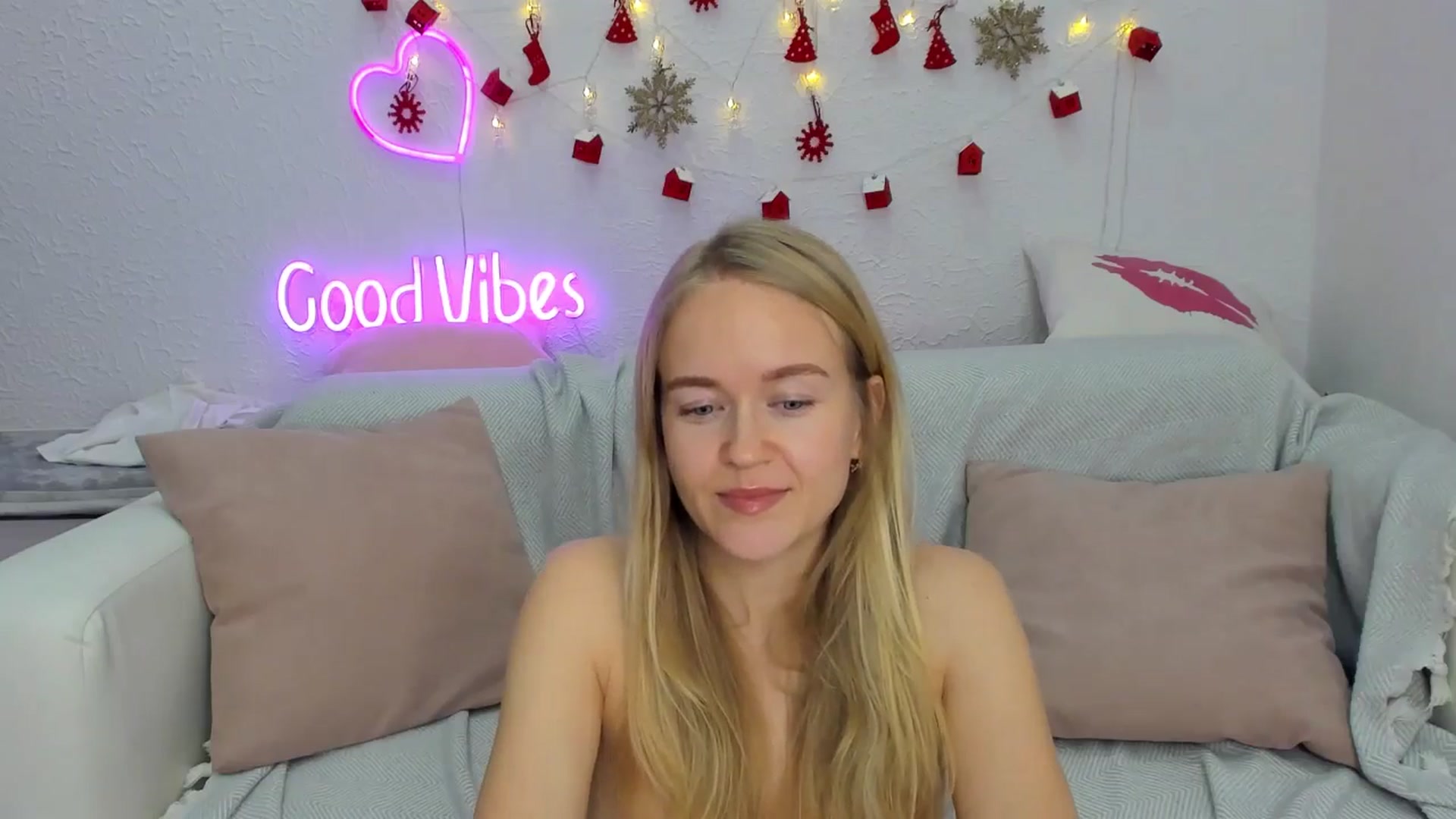 Gallery image thumbnail from Angel_Kristy's myfreecams stream on, 12/10/2024, 06:38 image 9 of 20