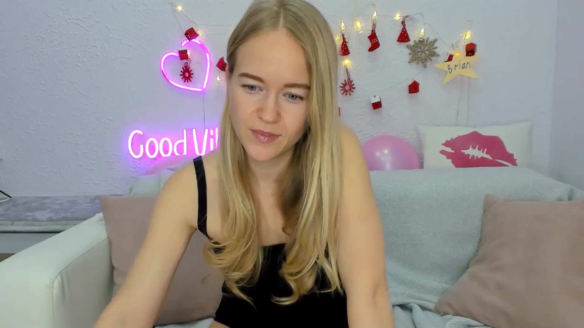 Gallery image thumbnail from Angel_Kristy's myfreecams stream on, 12/23/2024, 02:55 image 5 of 20