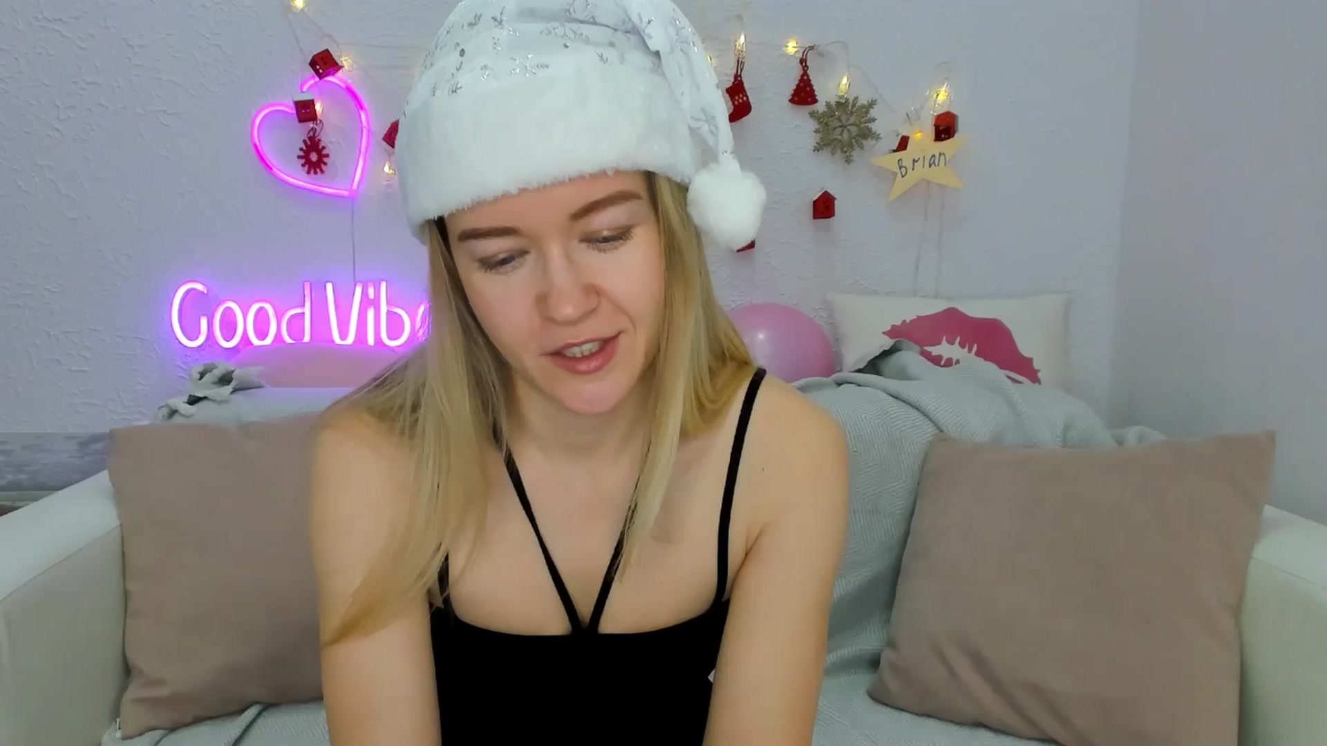 Gallery image thumbnail from Angel_Kristy's myfreecams stream on, 12/24/2024, 02:26 image 2 of 20