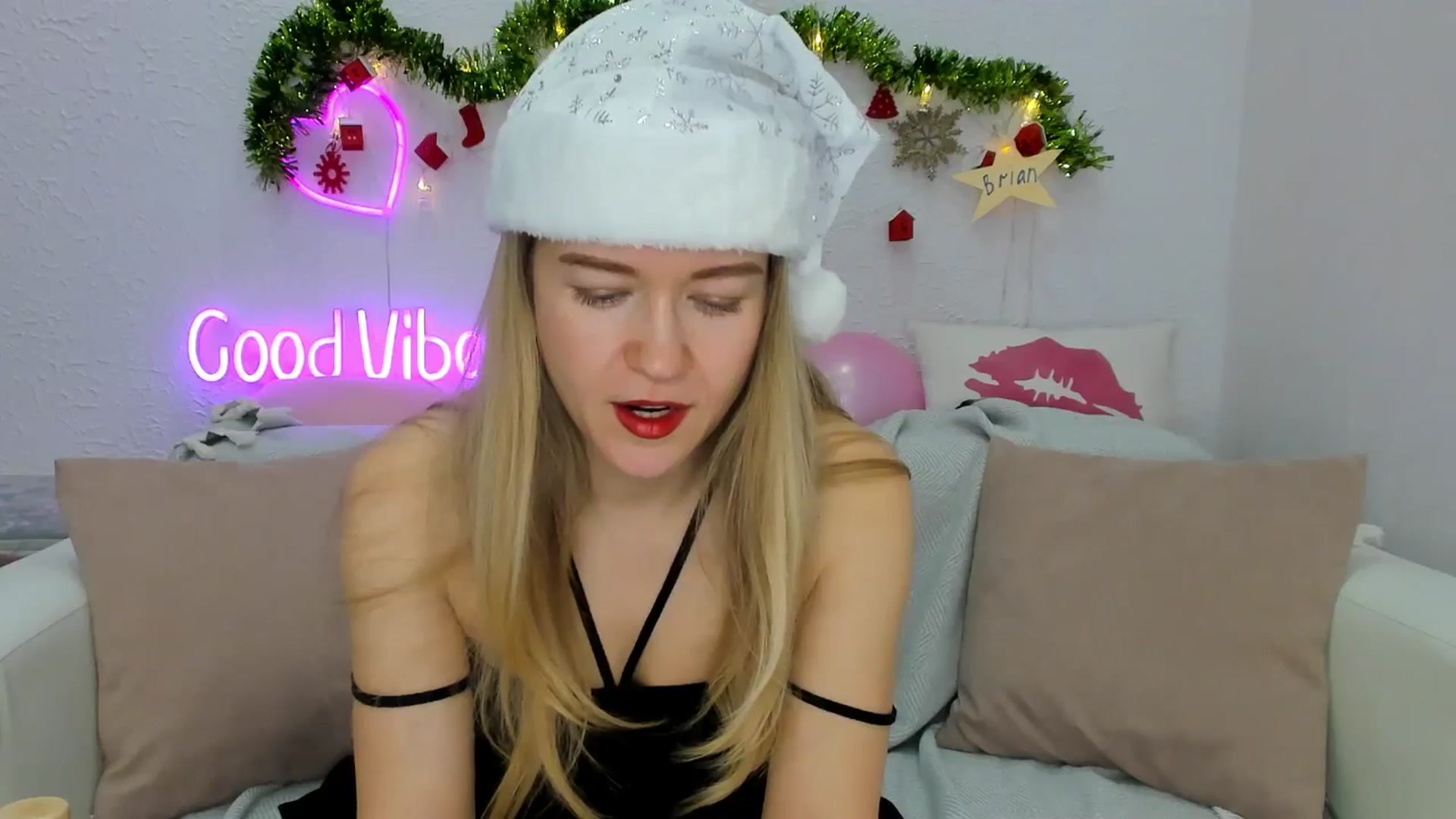 Gallery image thumbnail from Angel_Kristy's myfreecams stream on, 12/24/2024, 02:26 image 18 of 20