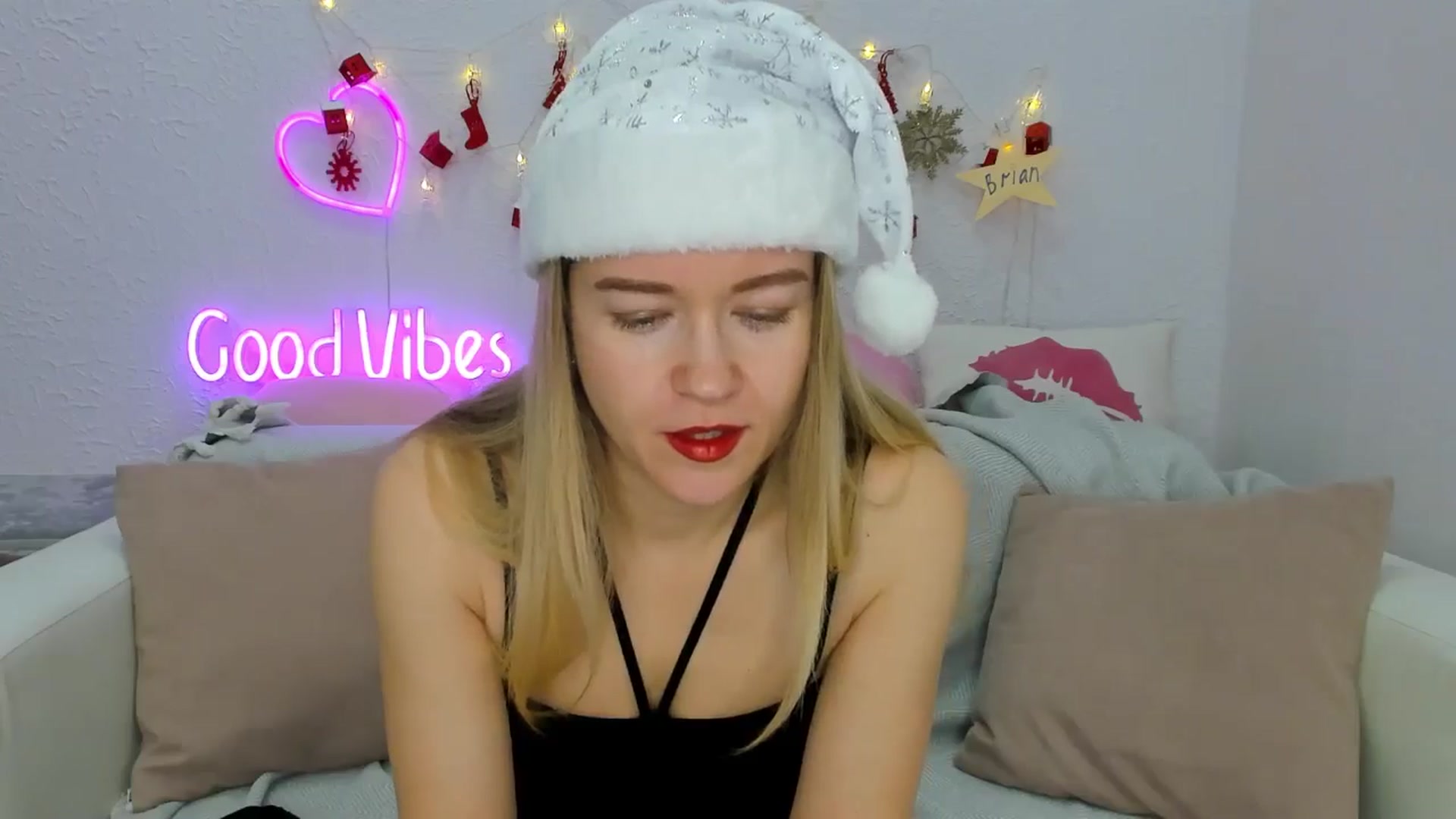 Gallery image thumbnail from Angel_Kristy's myfreecams stream on, 12/24/2024, 02:26 image 5 of 20