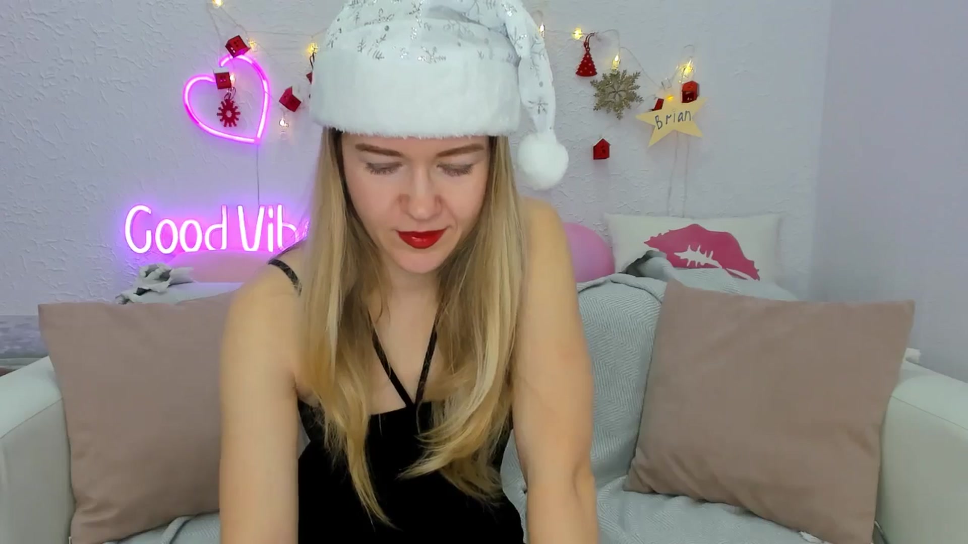 Gallery image thumbnail from Angel_Kristy's myfreecams stream on, 12/24/2024, 02:26 image 8 of 20