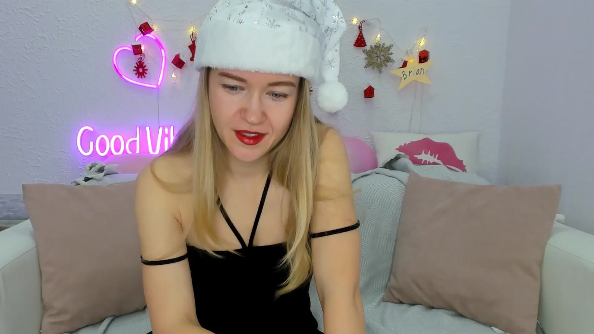 Gallery image thumbnail from Angel_Kristy's myfreecams stream on, 12/24/2024, 02:26 image 9 of 20