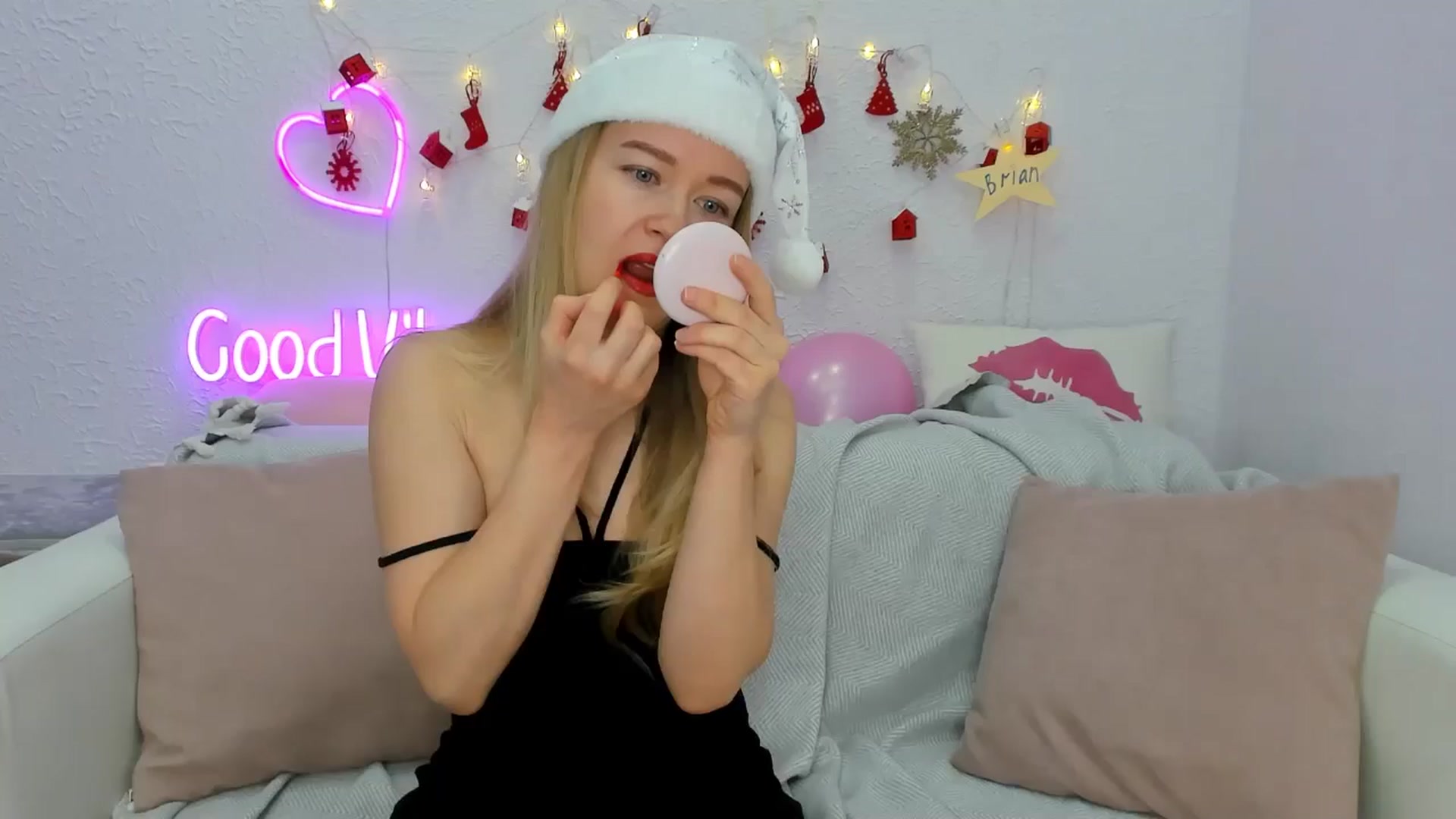 Gallery image thumbnail from Angel_Kristy's myfreecams stream on, 12/24/2024, 02:26 image 3 of 20