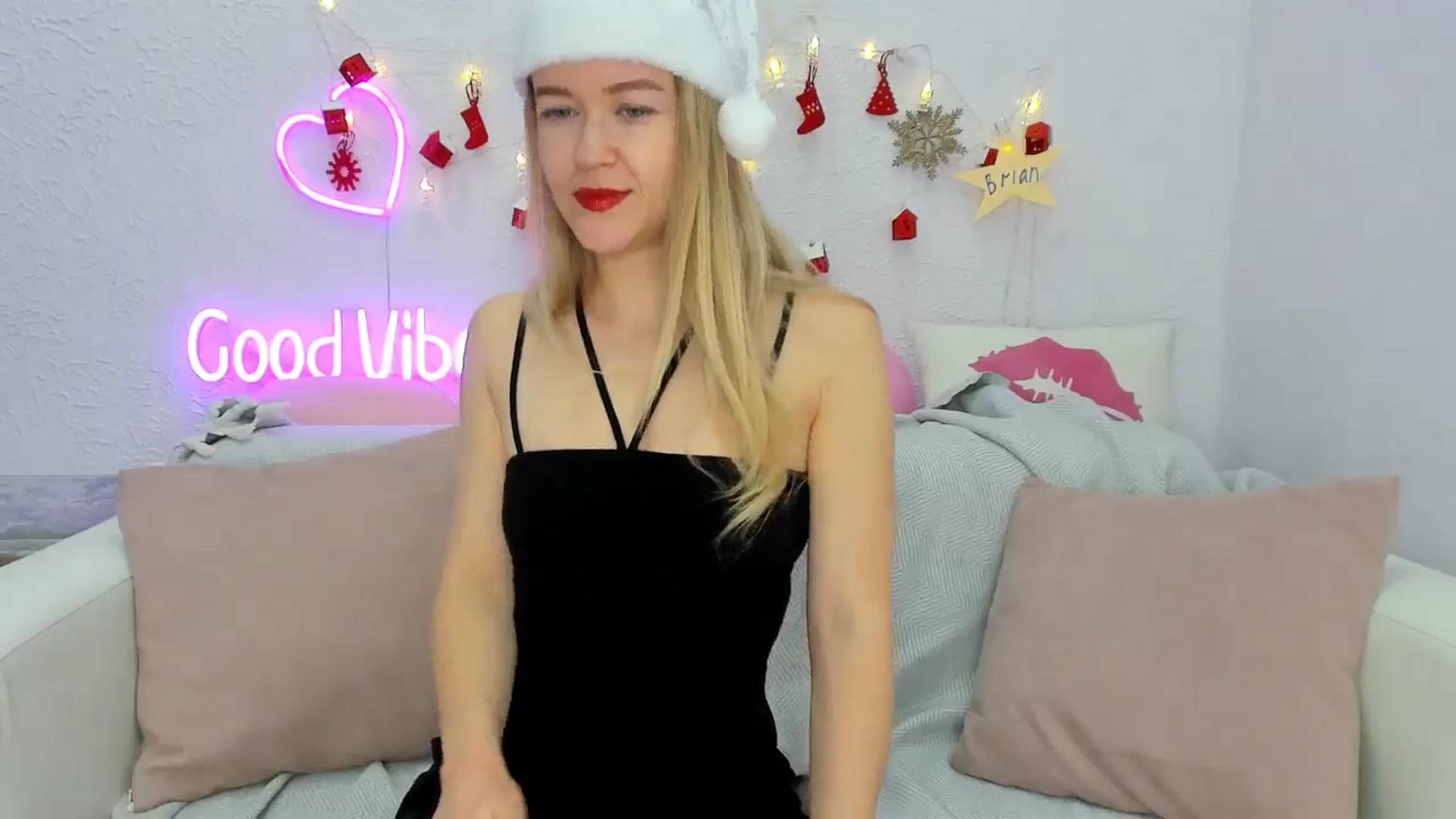 Gallery image thumbnail from Angel_Kristy's myfreecams stream on, 12/24/2024, 02:26 image 4 of 20