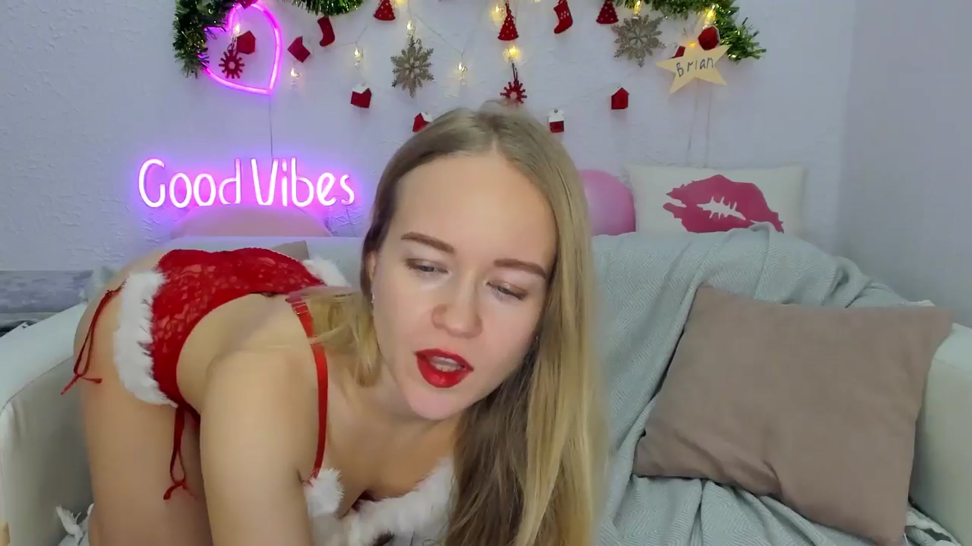 Gallery image thumbnail from Angel_Kristy's myfreecams stream on, 12/24/2024, 05:22 image 10 of 20