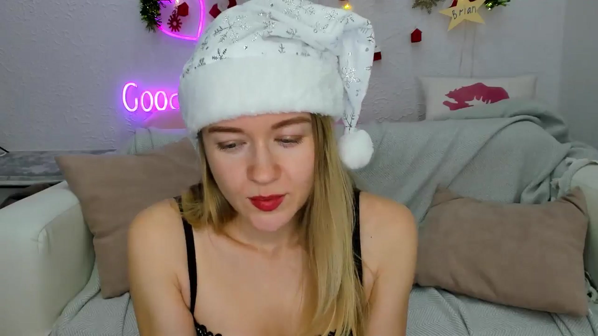 Gallery image thumbnail from Angel_Kristy's myfreecams stream on, 12/24/2024, 07:03 image 18 of 20