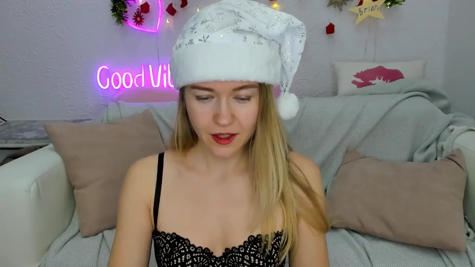 Gallery image thumbnail from Angel_Kristy's myfreecams stream on, 12/24/2024, 07:03 image 14 of 20