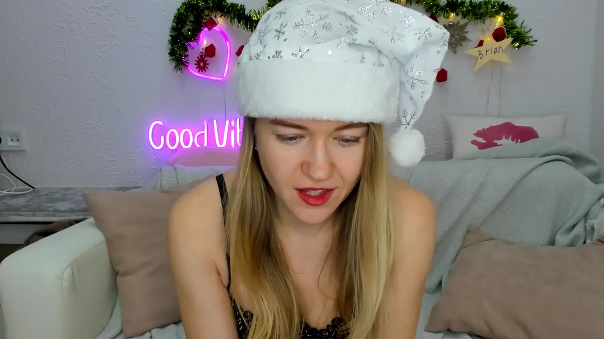 Gallery image thumbnail from Angel_Kristy's myfreecams stream on, 12/24/2024, 07:03 image 6 of 20