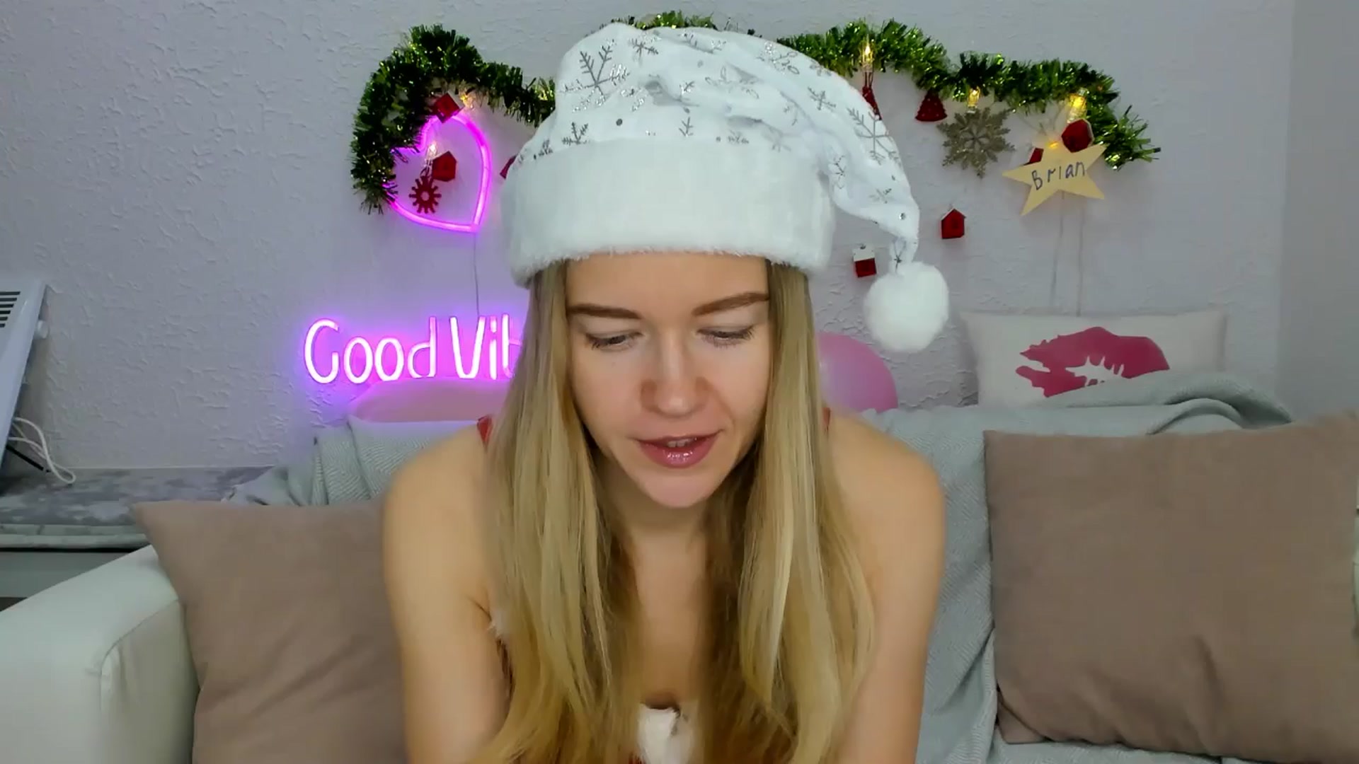 Gallery image thumbnail from Angel_Kristy's myfreecams stream on, 12/27/2024, 02:42 image 1 of 20