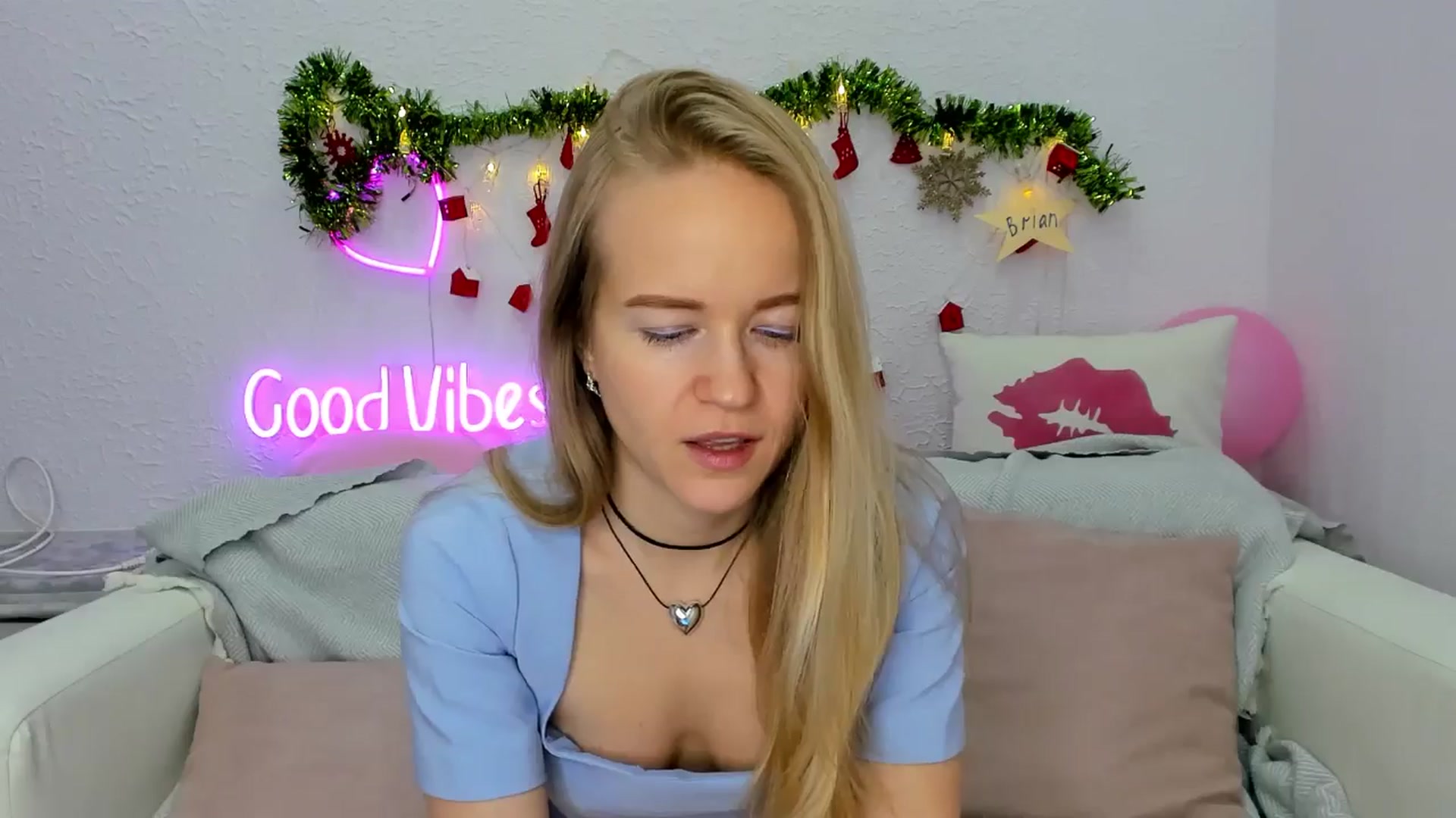 Gallery image thumbnail from Angel_Kristy's myfreecams stream on, 12/28/2024, 04:37 image 18 of 20