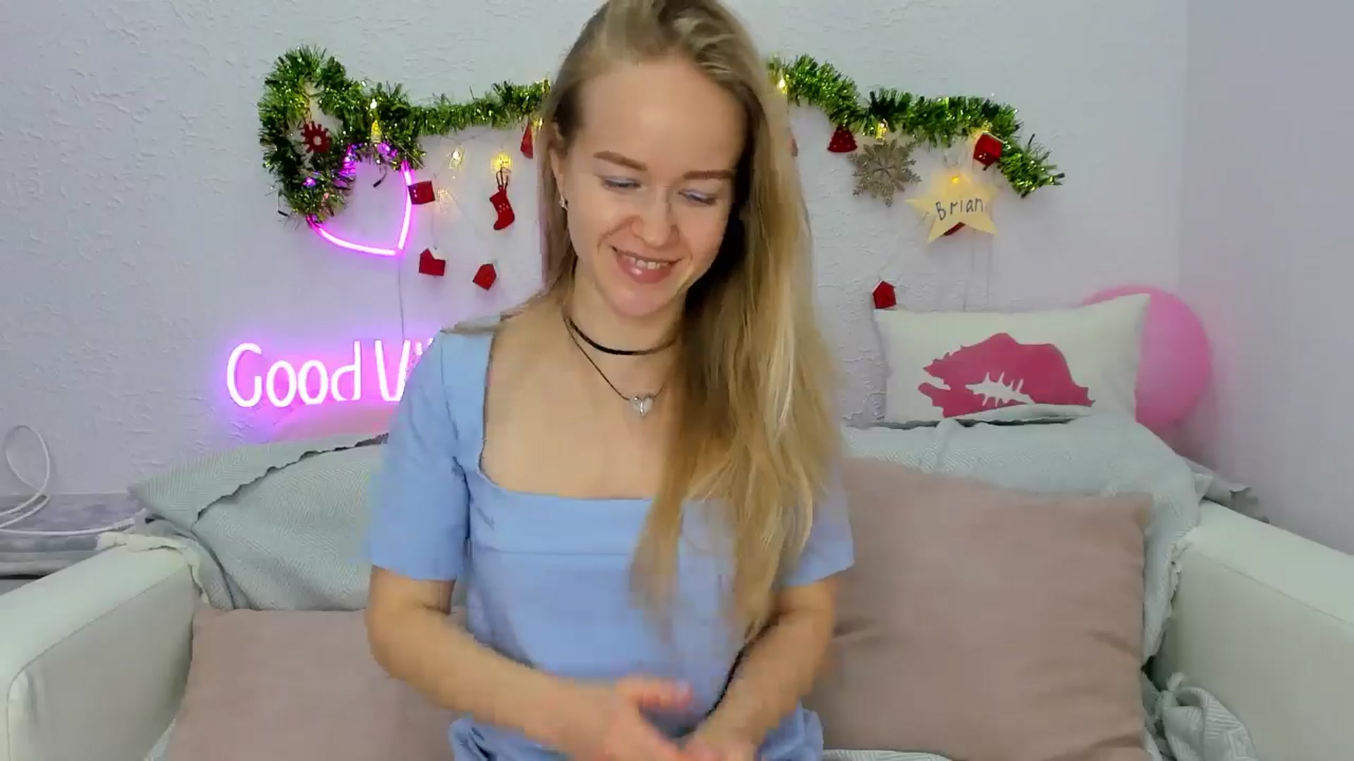 Gallery image thumbnail from Angel_Kristy's myfreecams stream on, 12/28/2024, 04:37 image 13 of 20