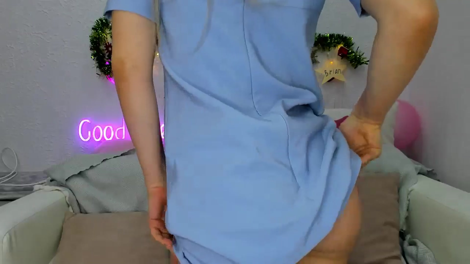 Gallery image thumbnail from Angel_Kristy's myfreecams stream on, 12/28/2024, 04:37 image 14 of 20
