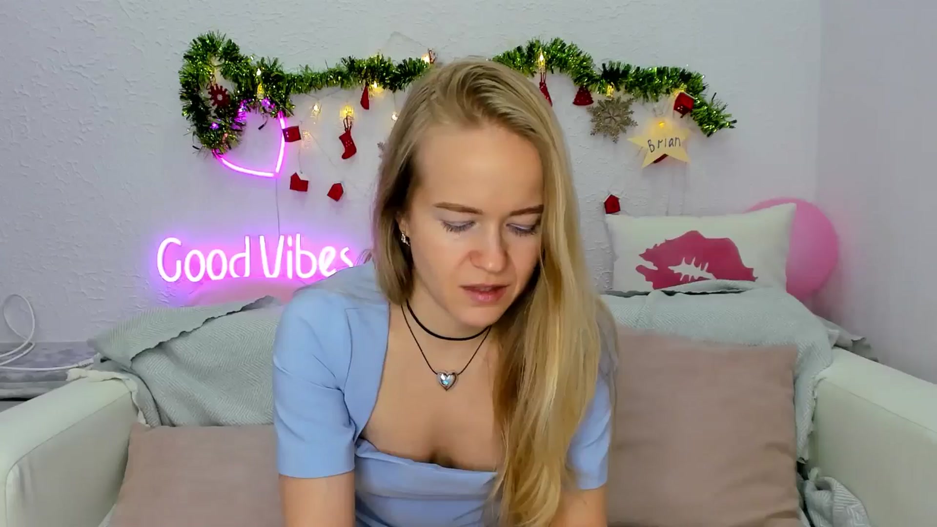 Gallery image thumbnail from Angel_Kristy's myfreecams stream on, 12/28/2024, 04:37 image 17 of 20