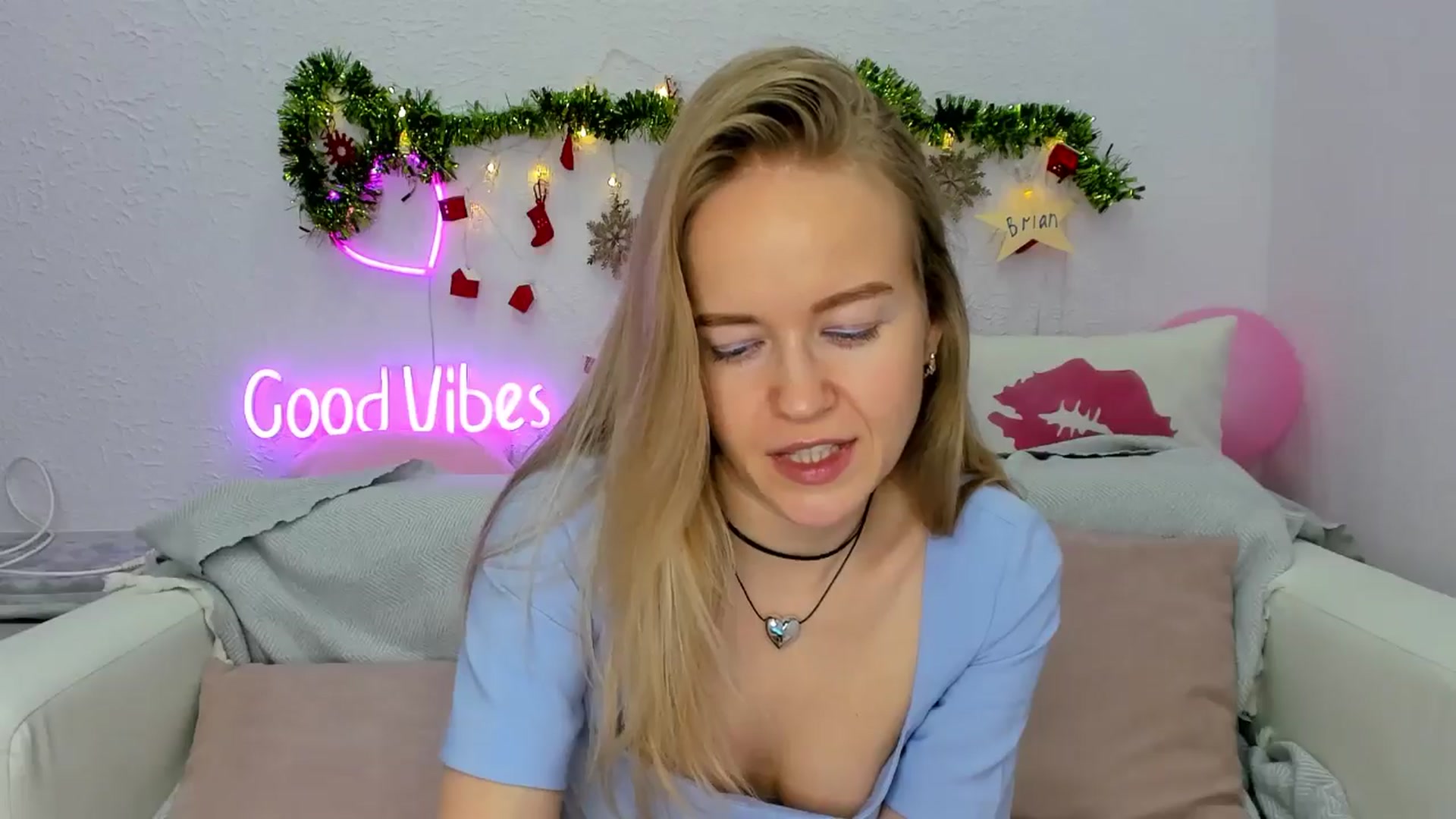 Gallery image thumbnail from Angel_Kristy's myfreecams stream on, 12/28/2024, 04:37 image 19 of 20